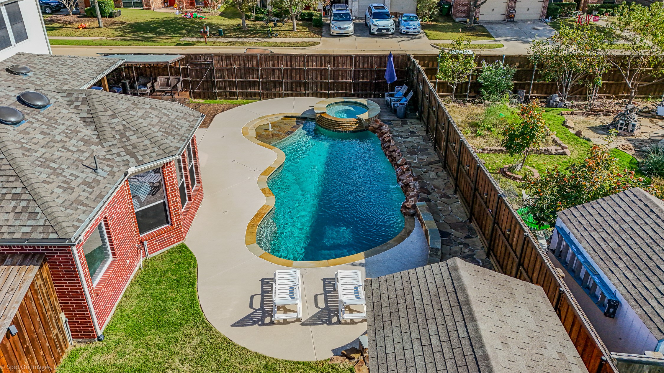 204 Leonard Way