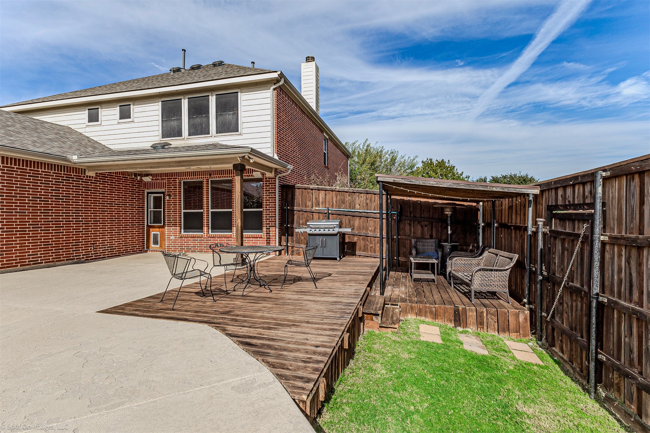 204 Leonard Way