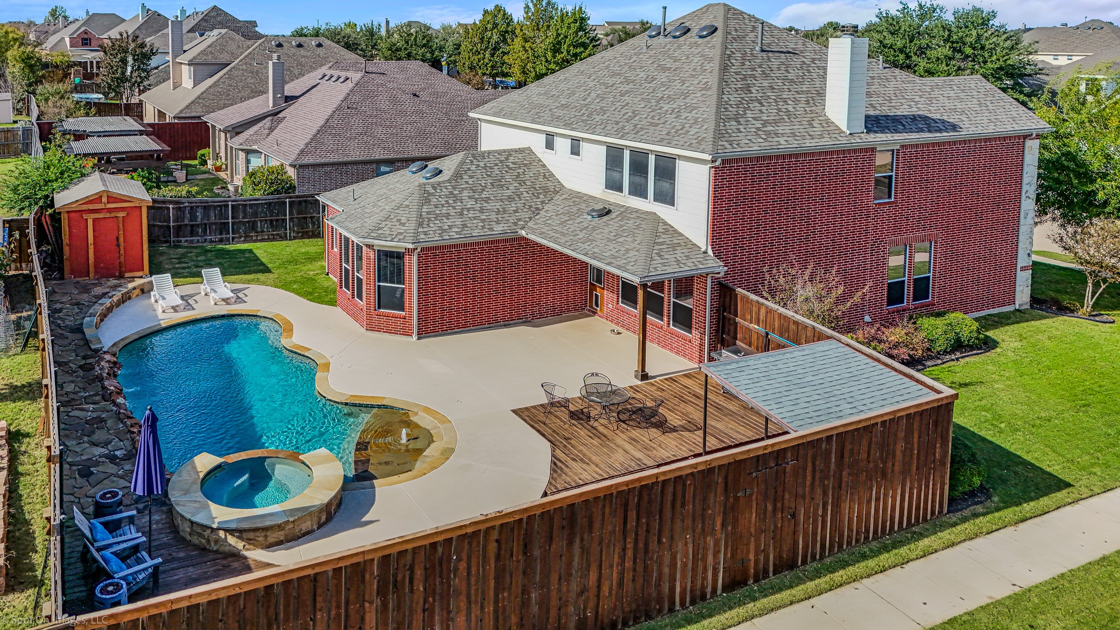 204 Leonard Way