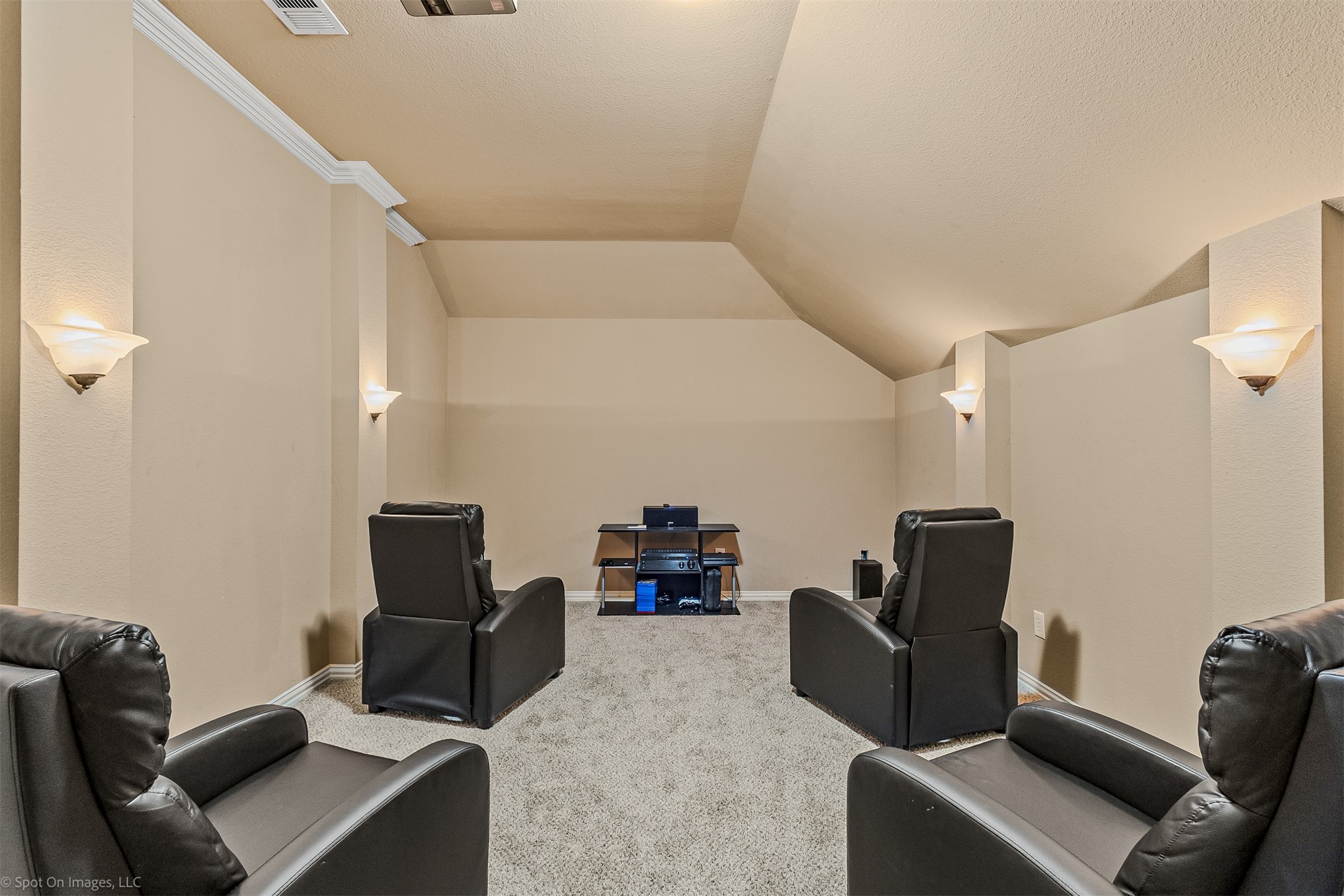 204 Leonard Way