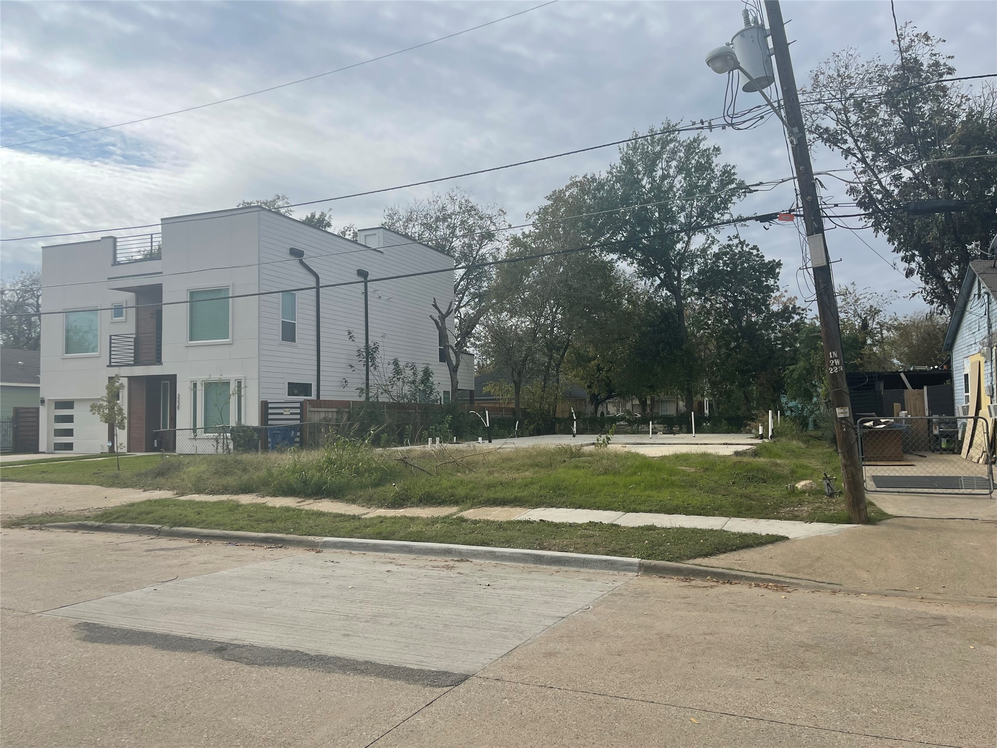 3343 Bataan Street