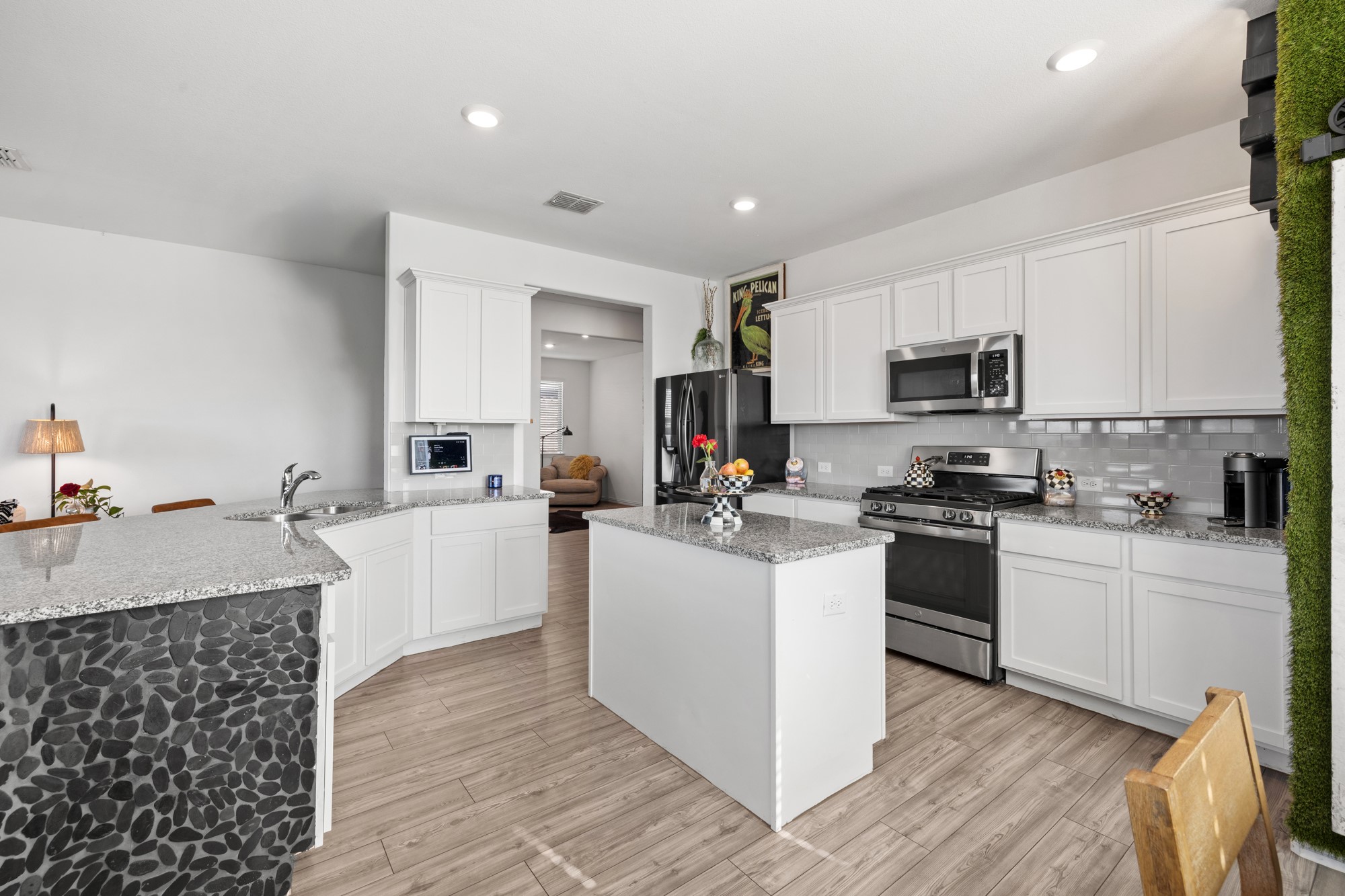 7101 Crepe Myrtle Avenue