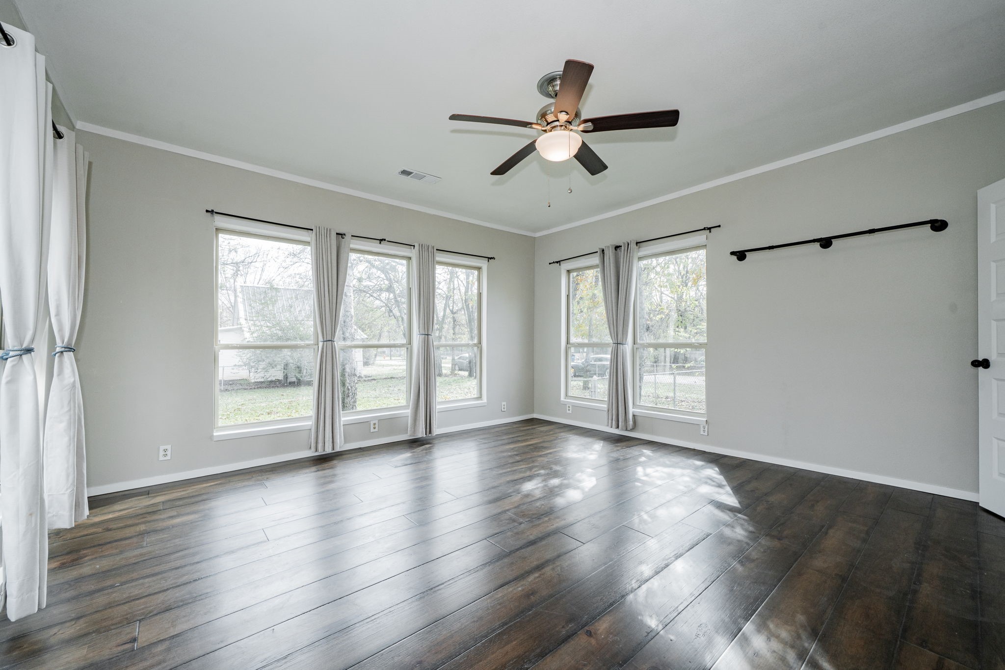 301 E 2nd North Street