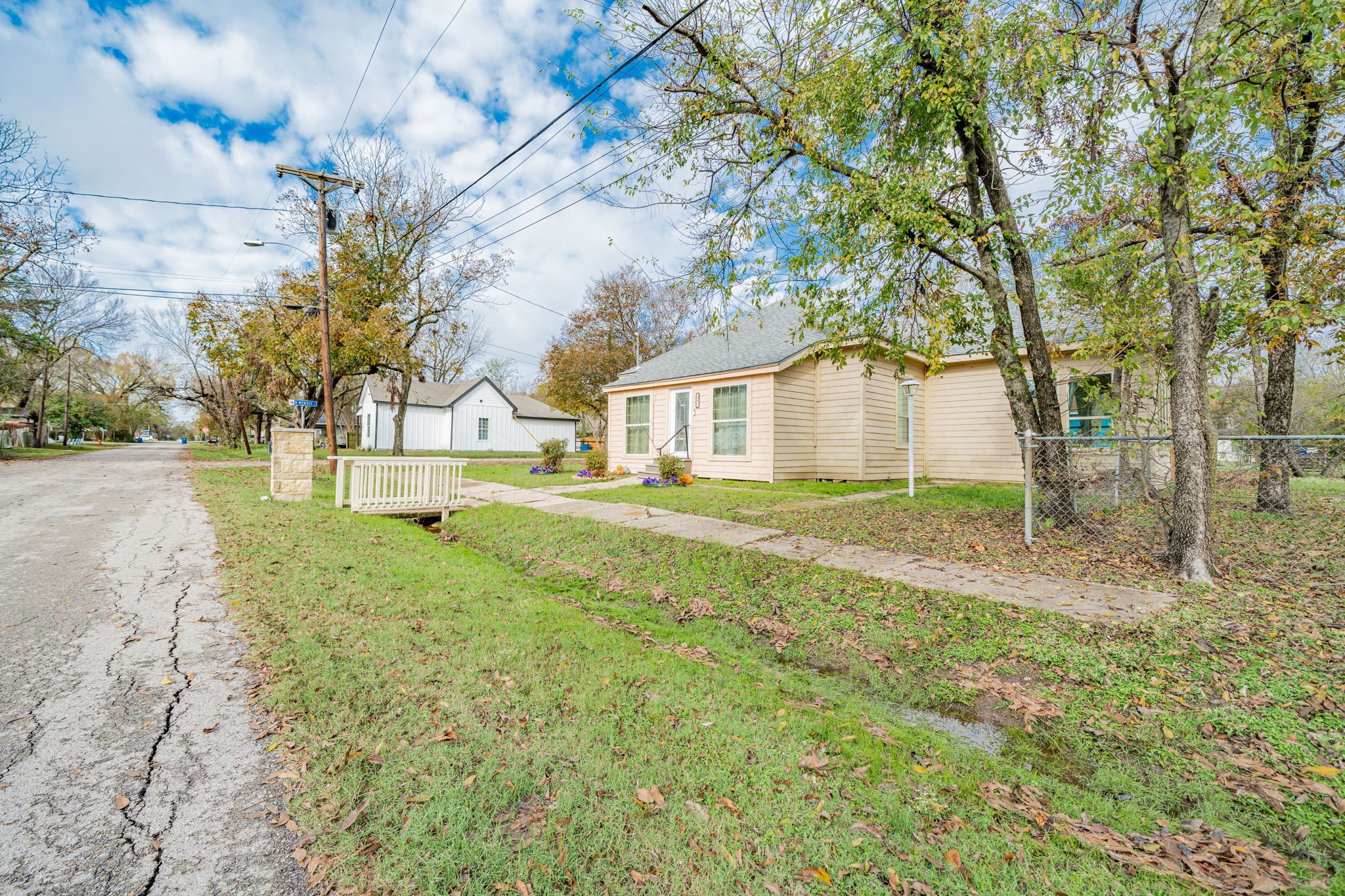 301 E 2nd North Street