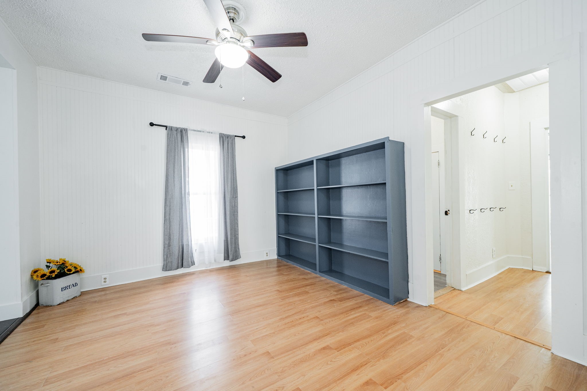 301 E 2nd North Street