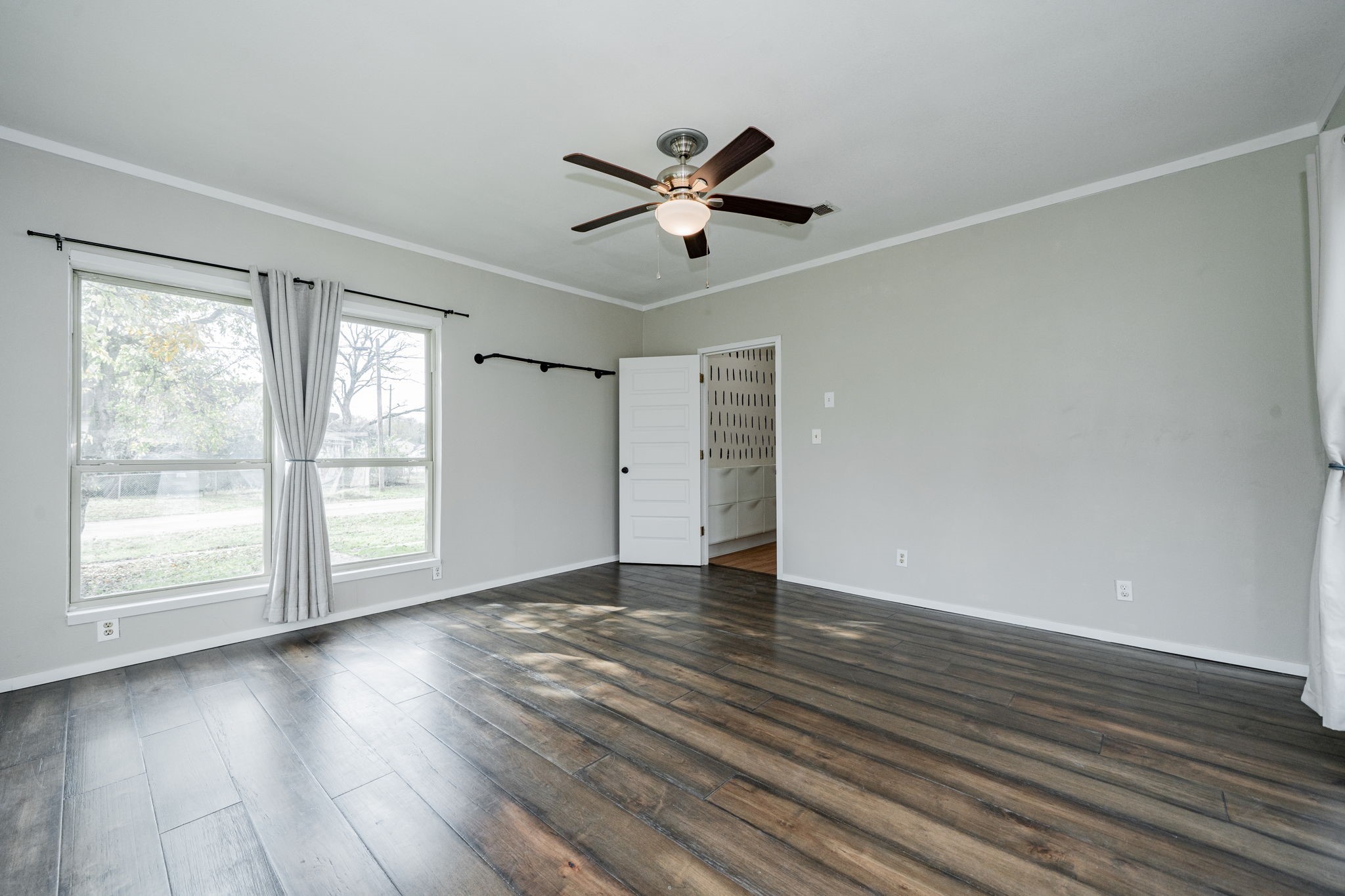 301 E 2nd North Street