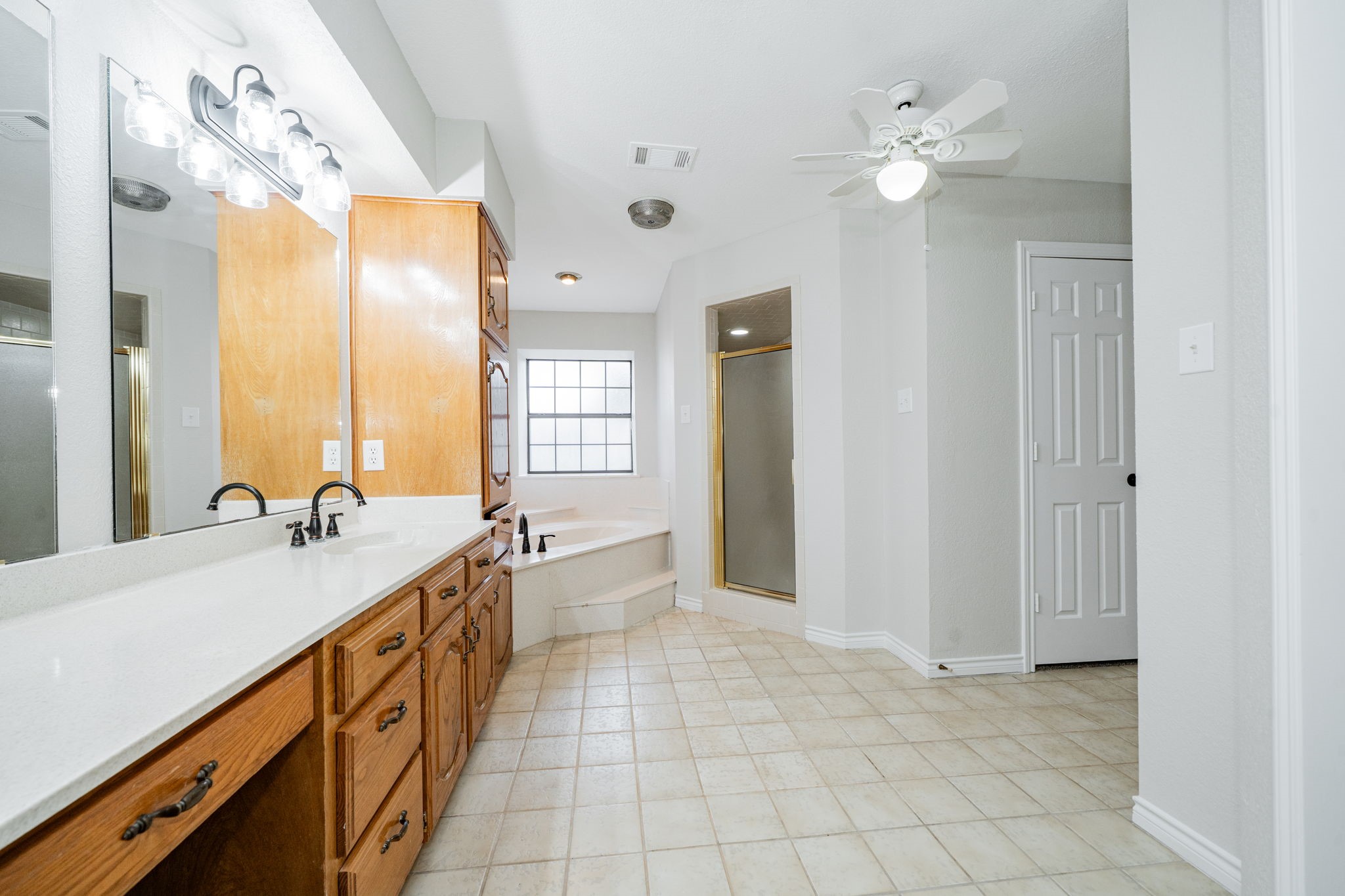 5612 E State Highway 243