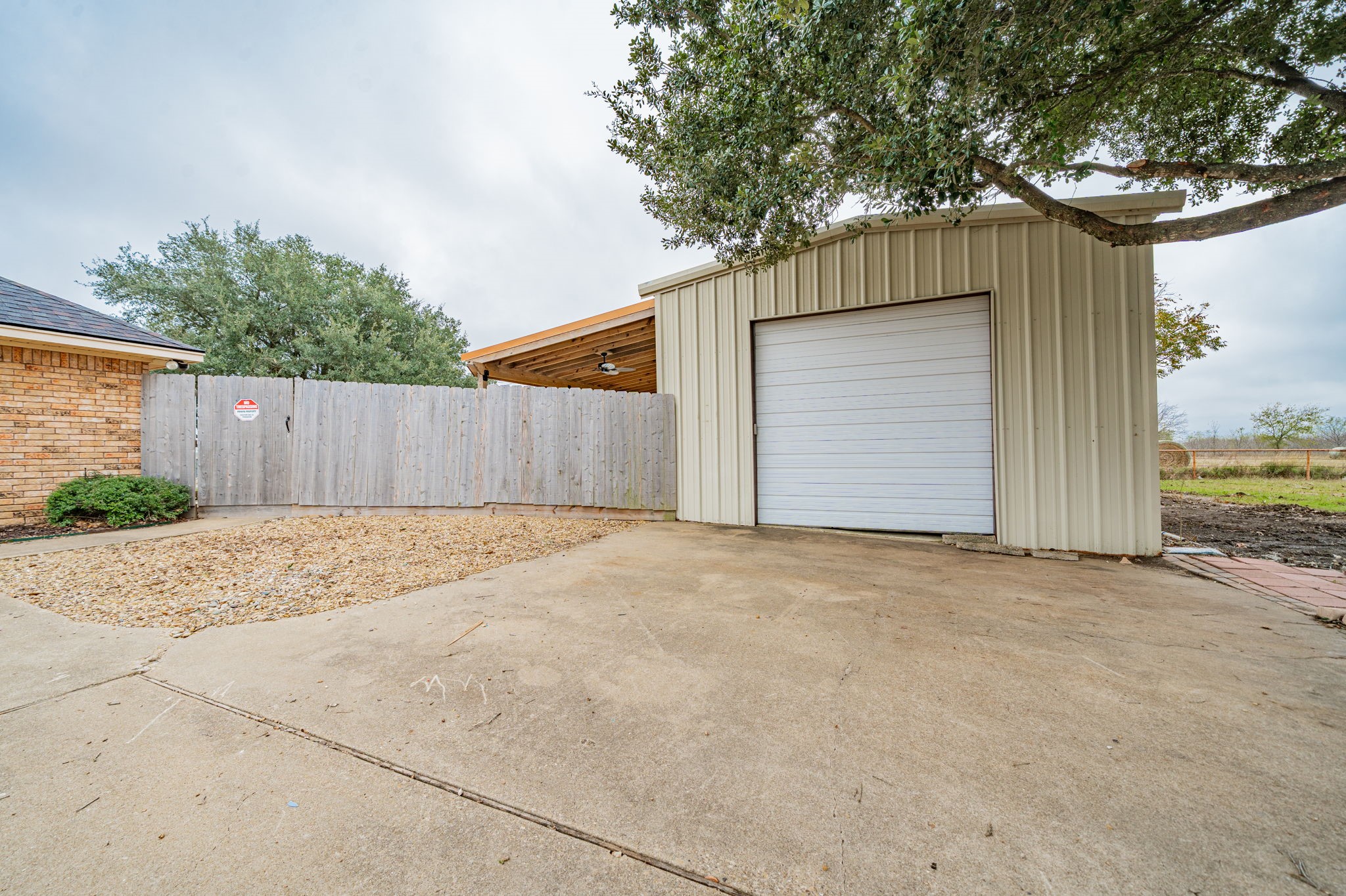 5612 E State Highway 243