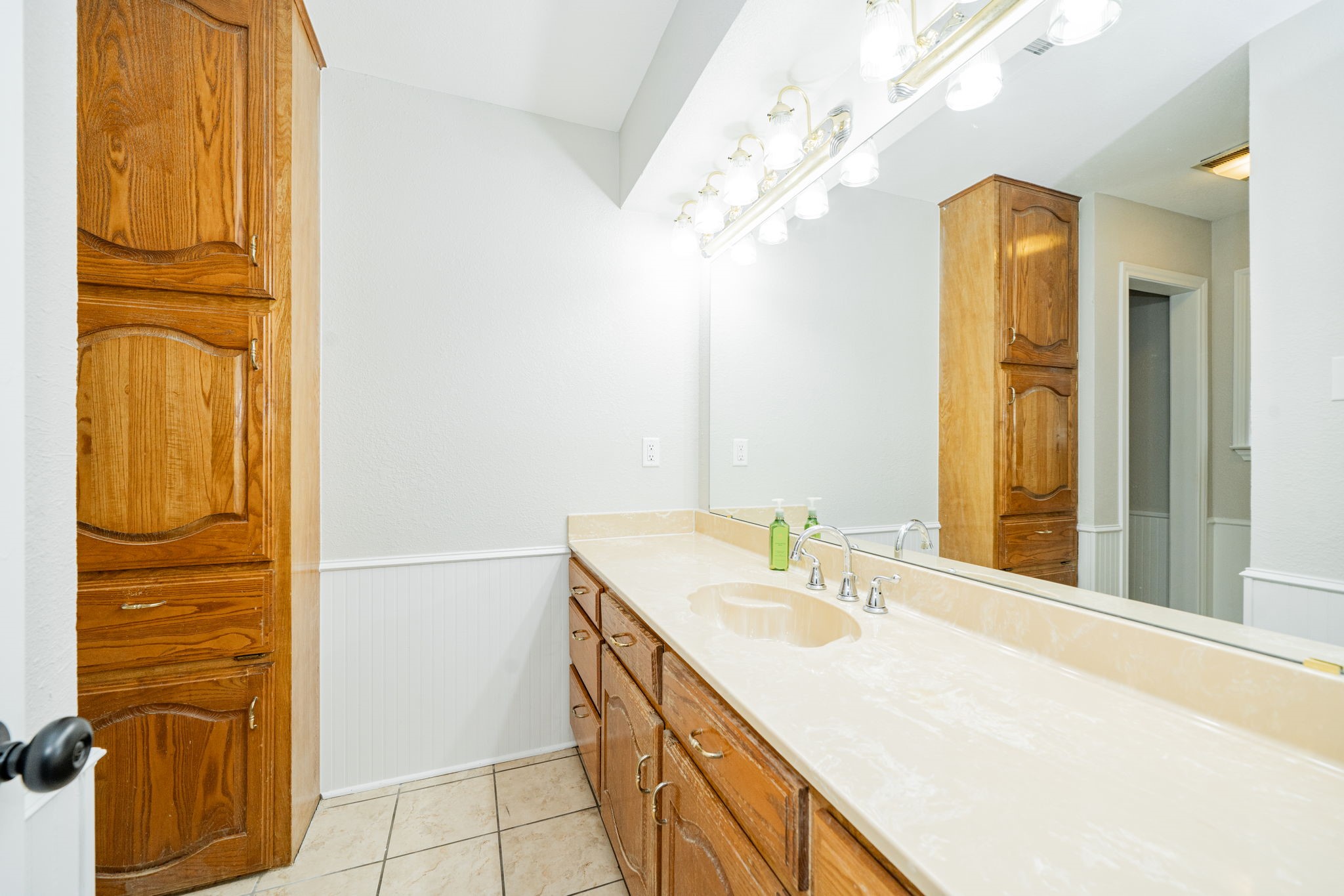 5612 E State Highway 243