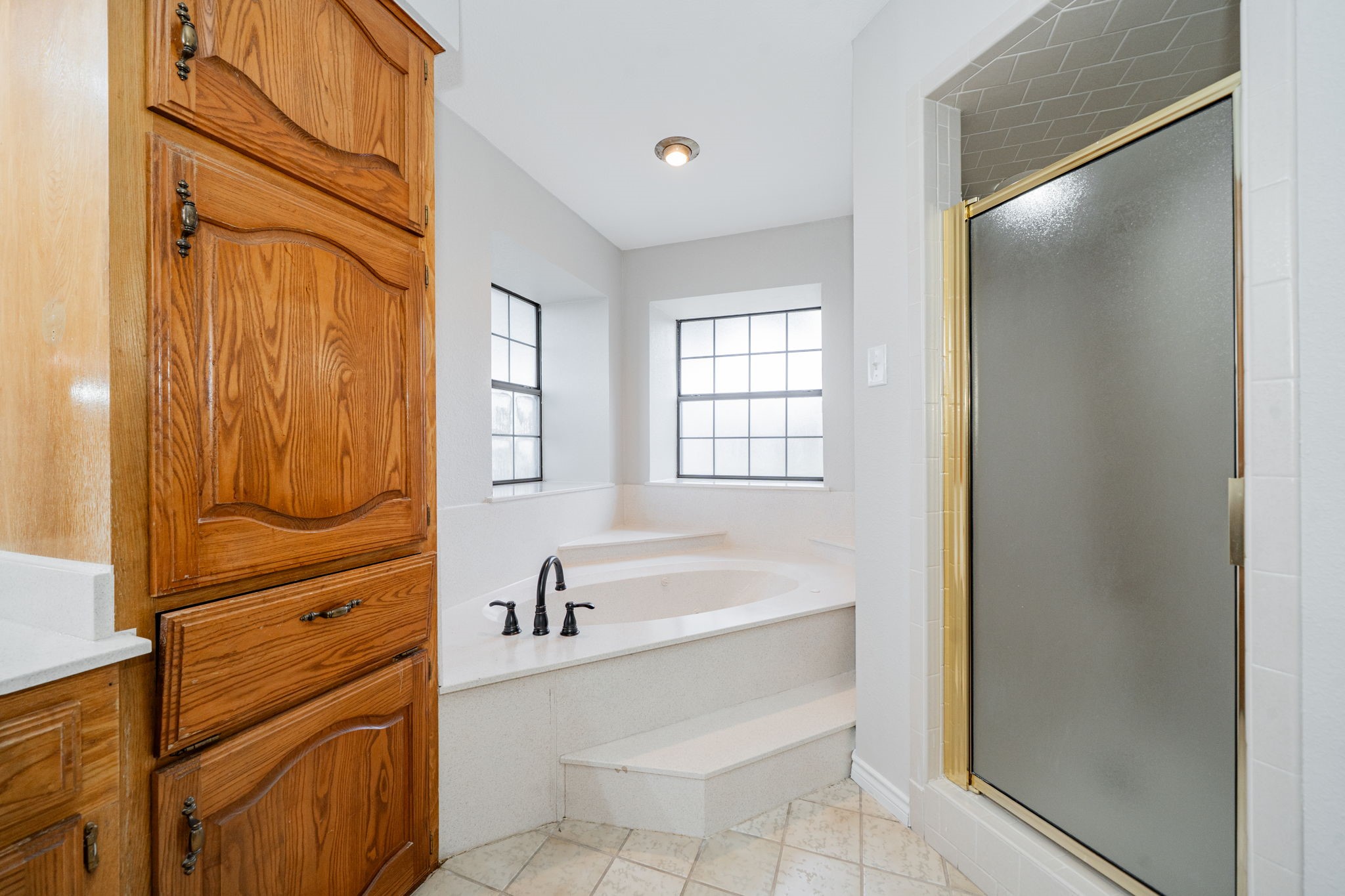 5612 E State Highway 243