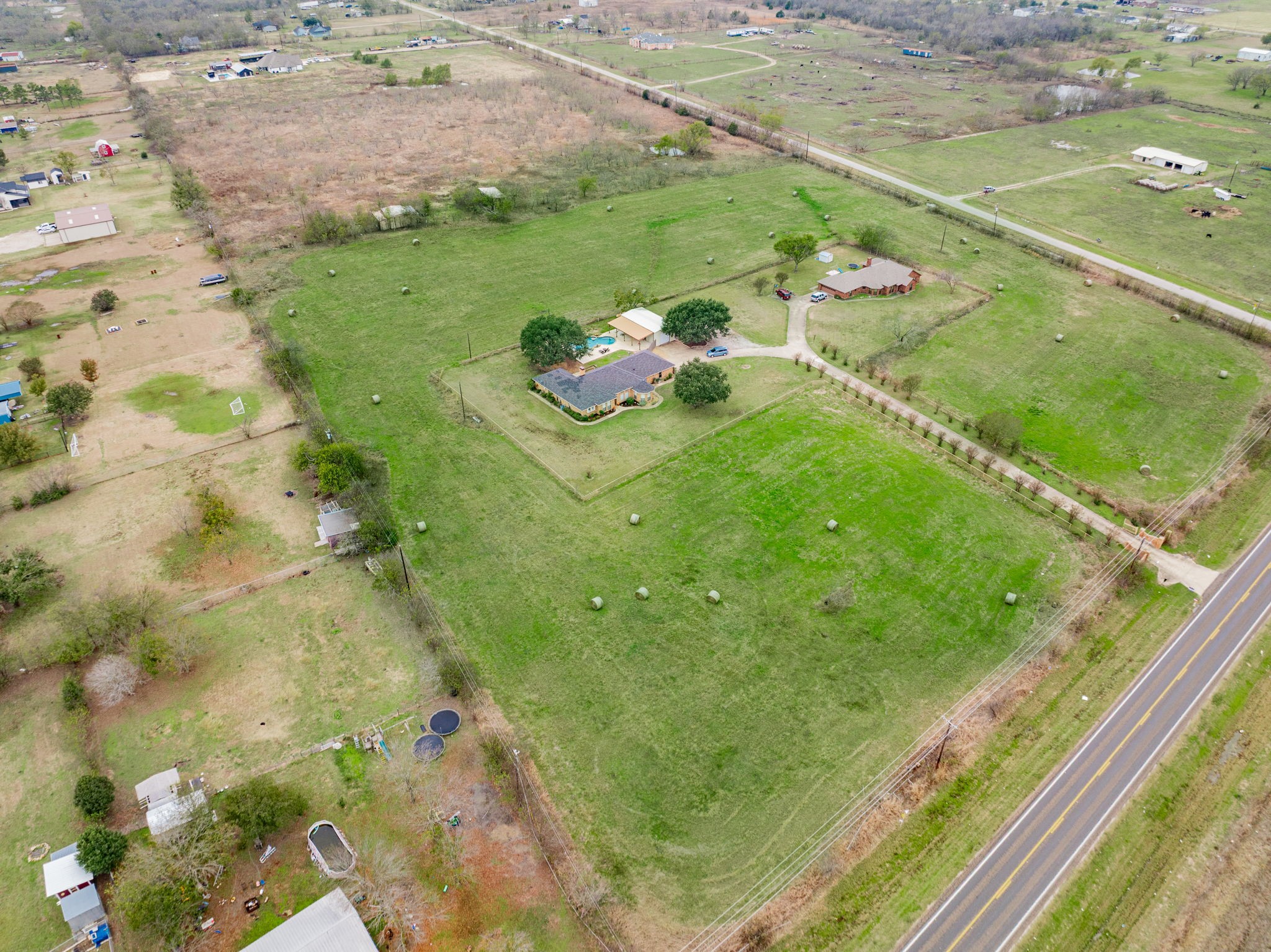 5612 E State Highway 243