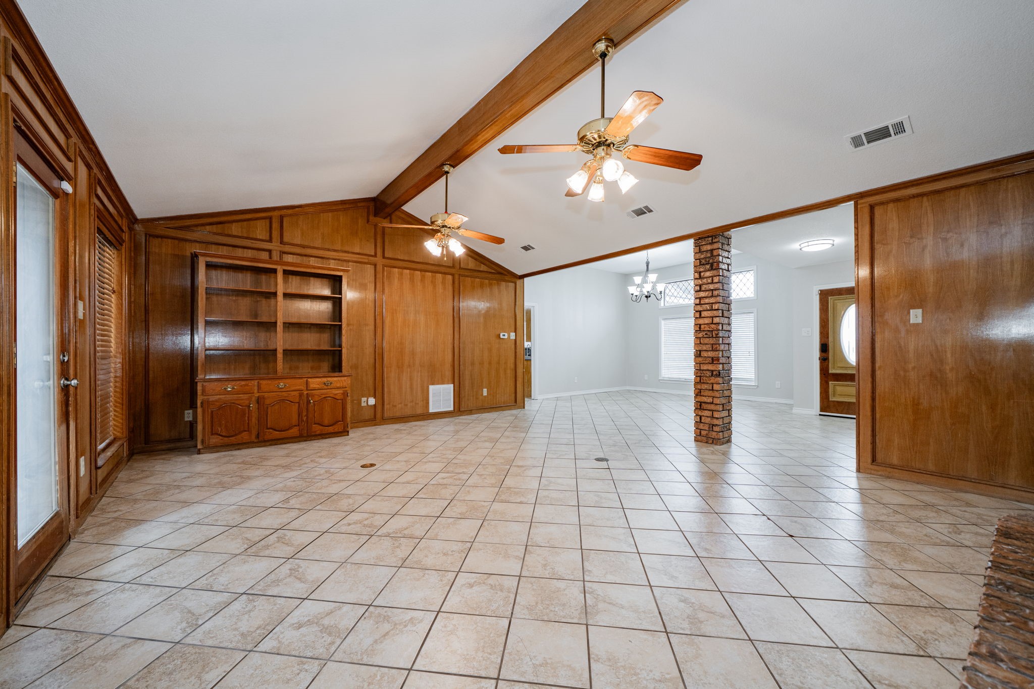 5612 E State Highway 243