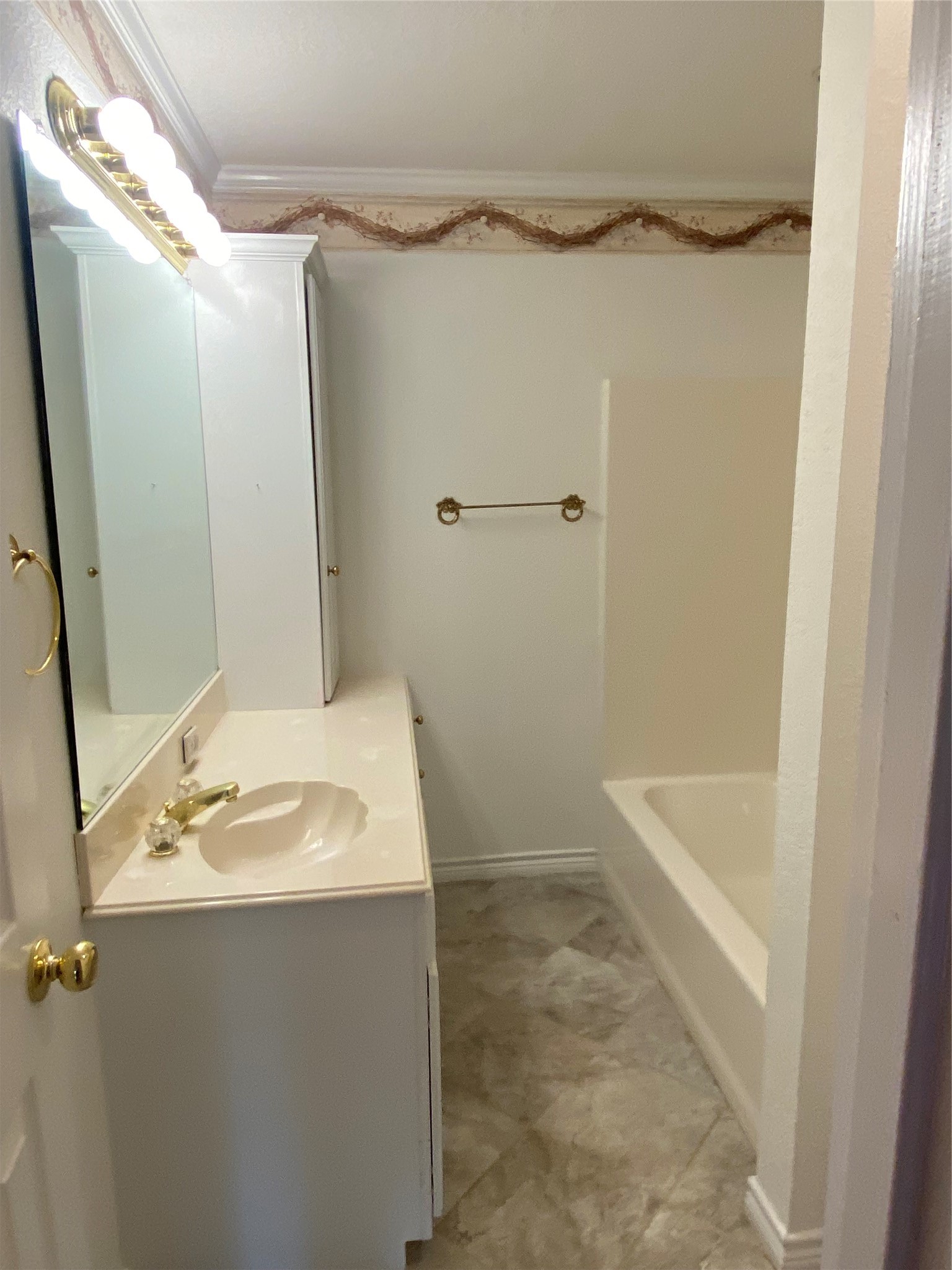 9712 County Road 2432