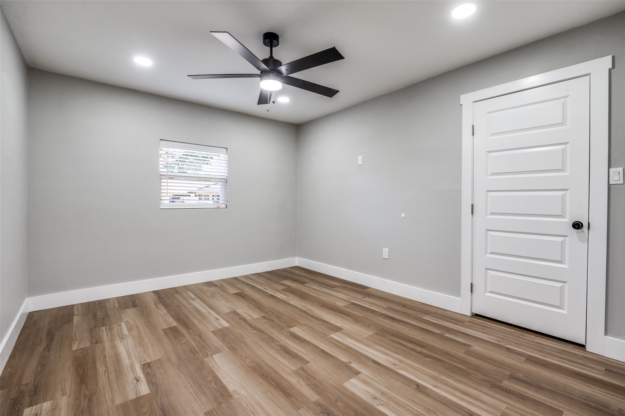 13421 Glenside Drive