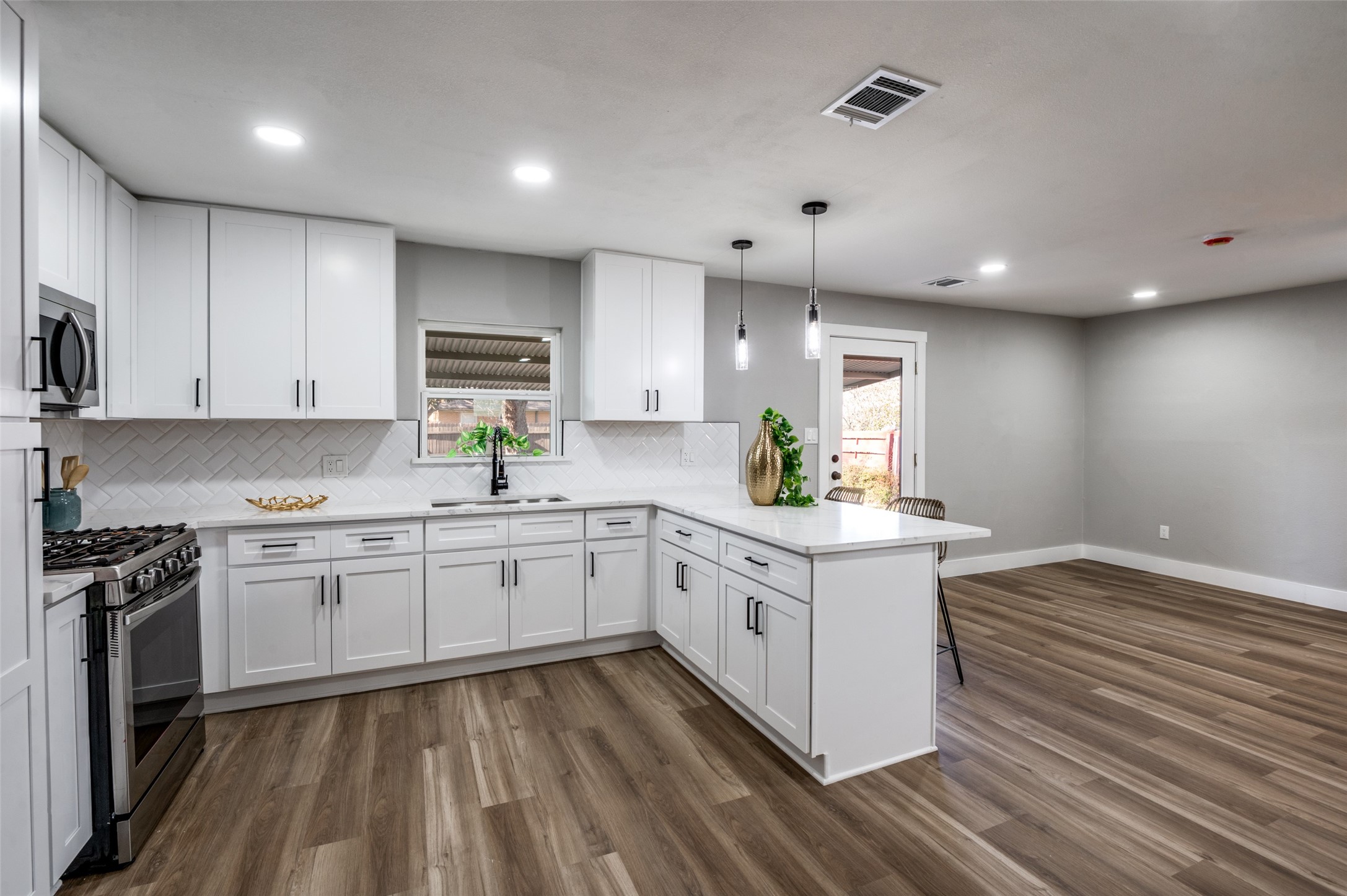 13421 Glenside Drive