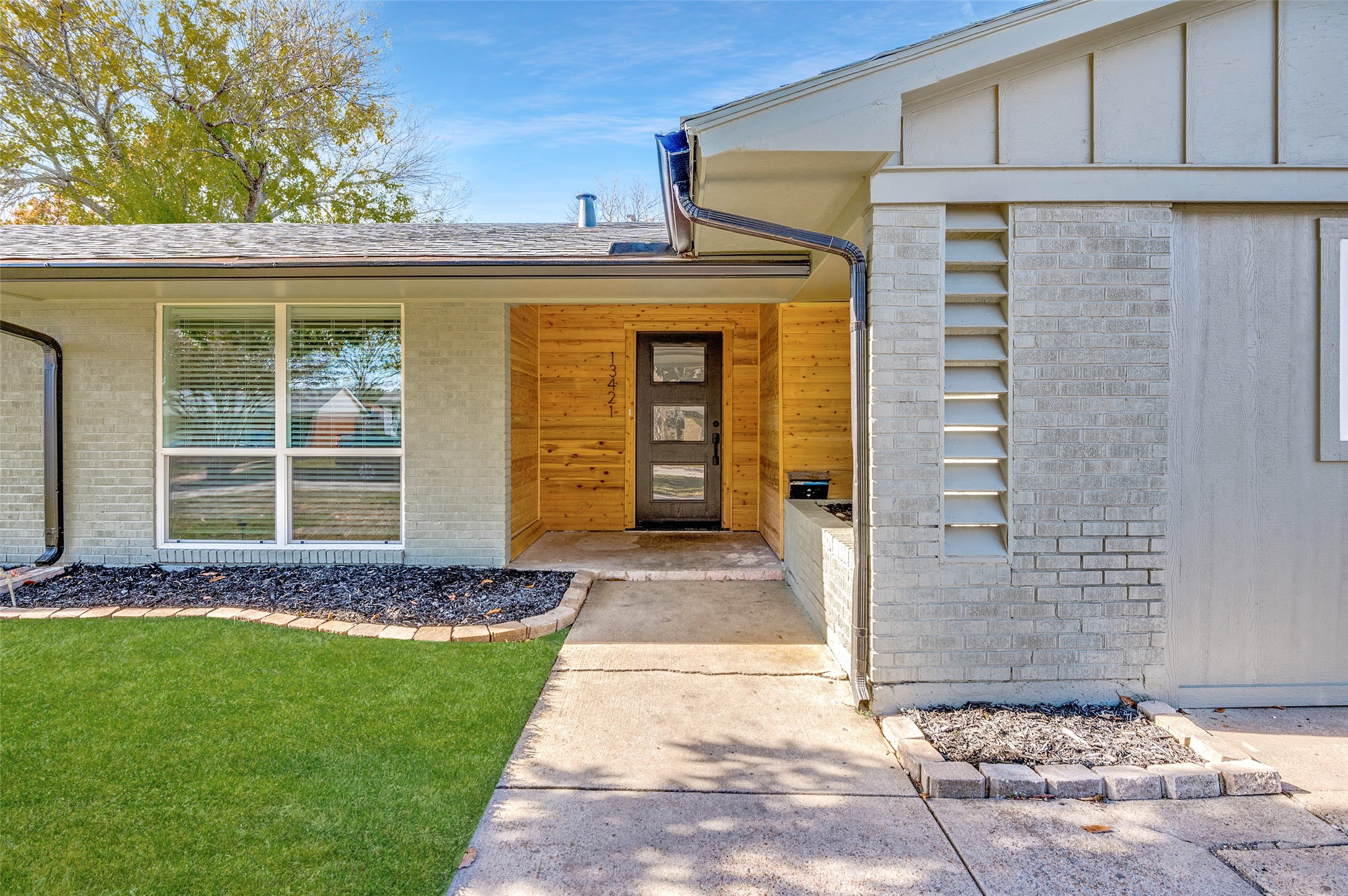 13421 Glenside Drive