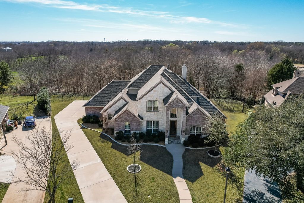 6 Waters Edge Court