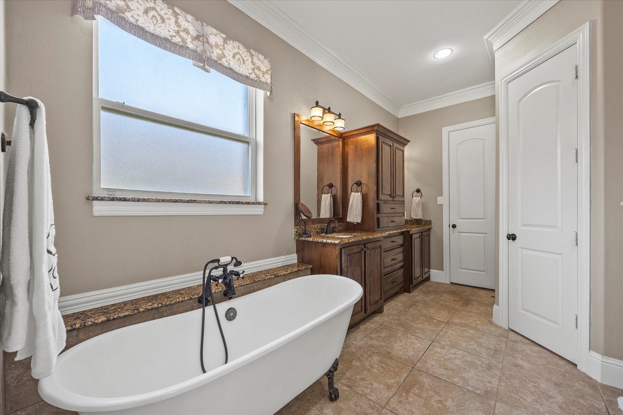6 Waters Edge Court