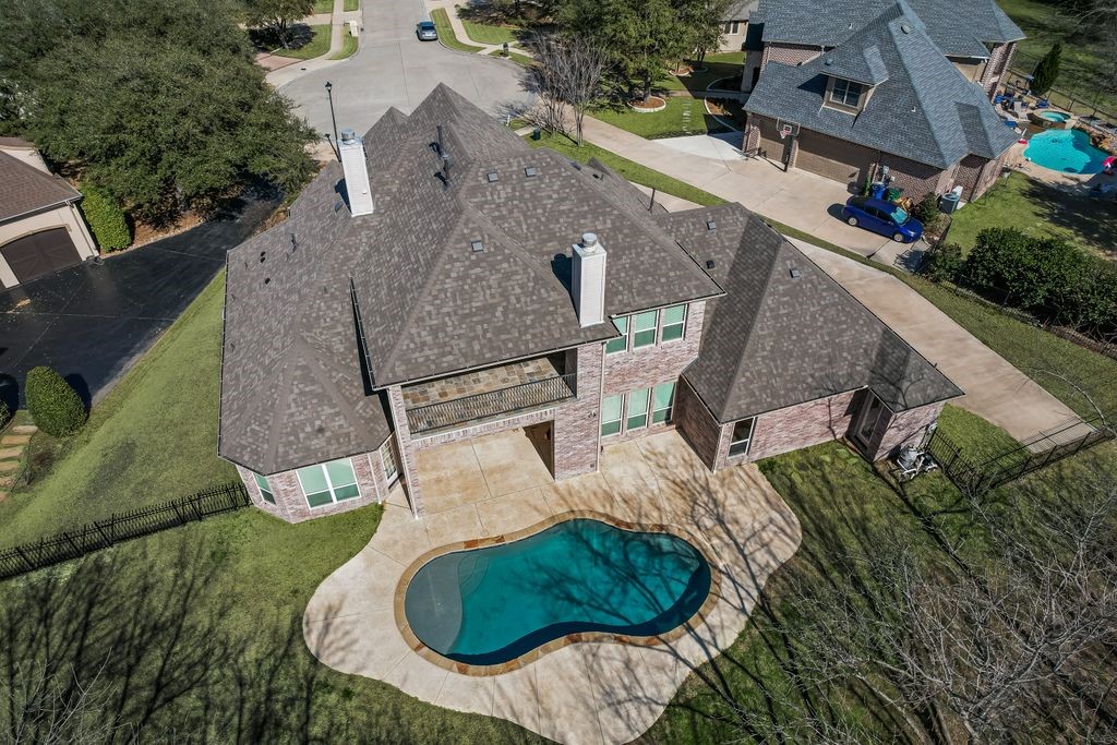 6 Waters Edge Court