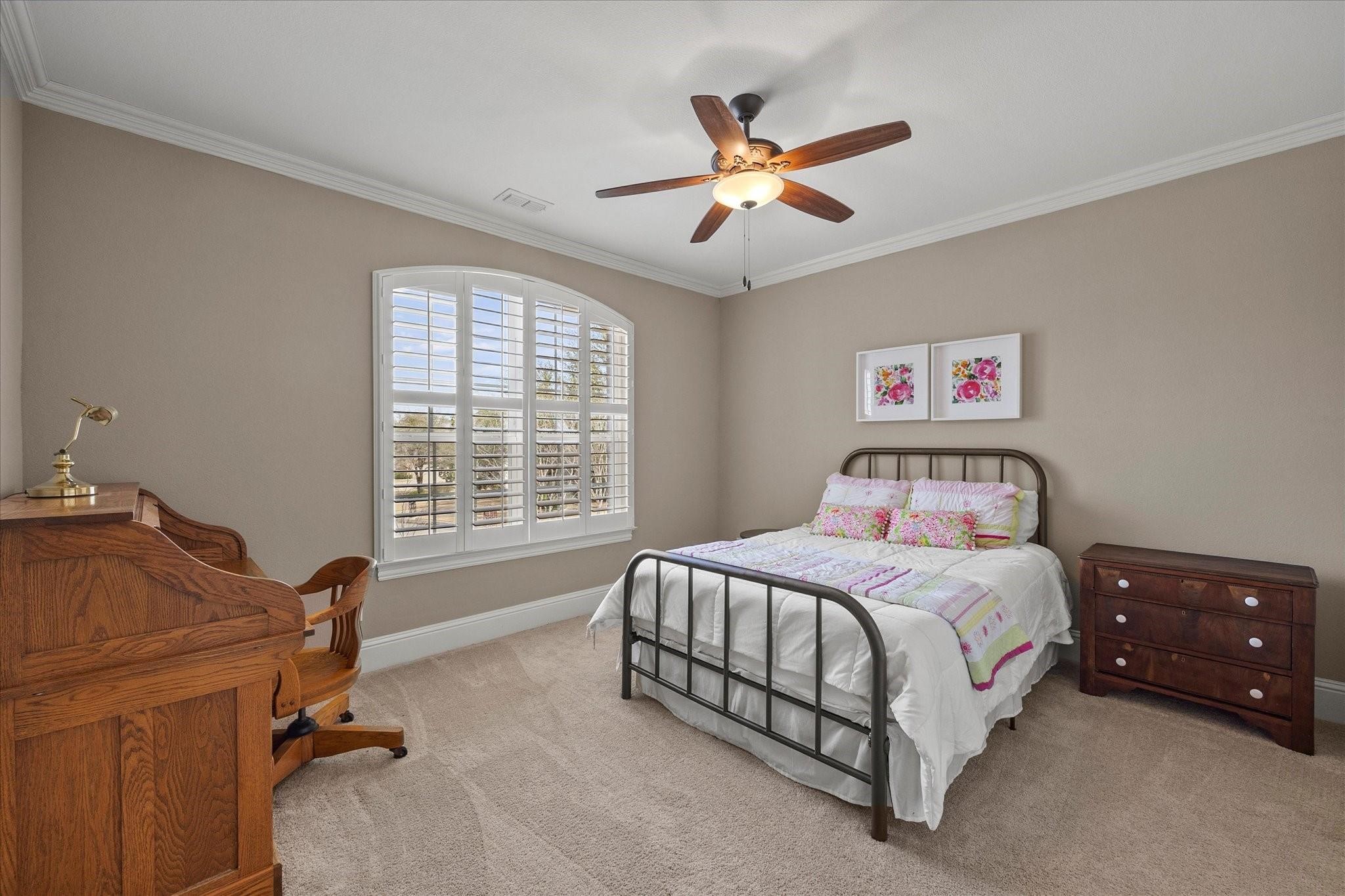6 Waters Edge Court