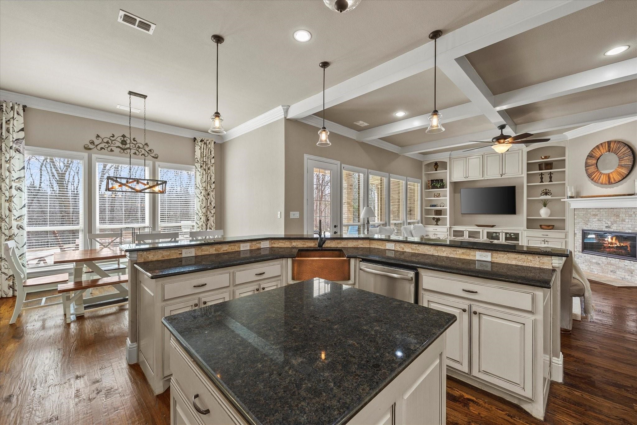 6 Waters Edge Court