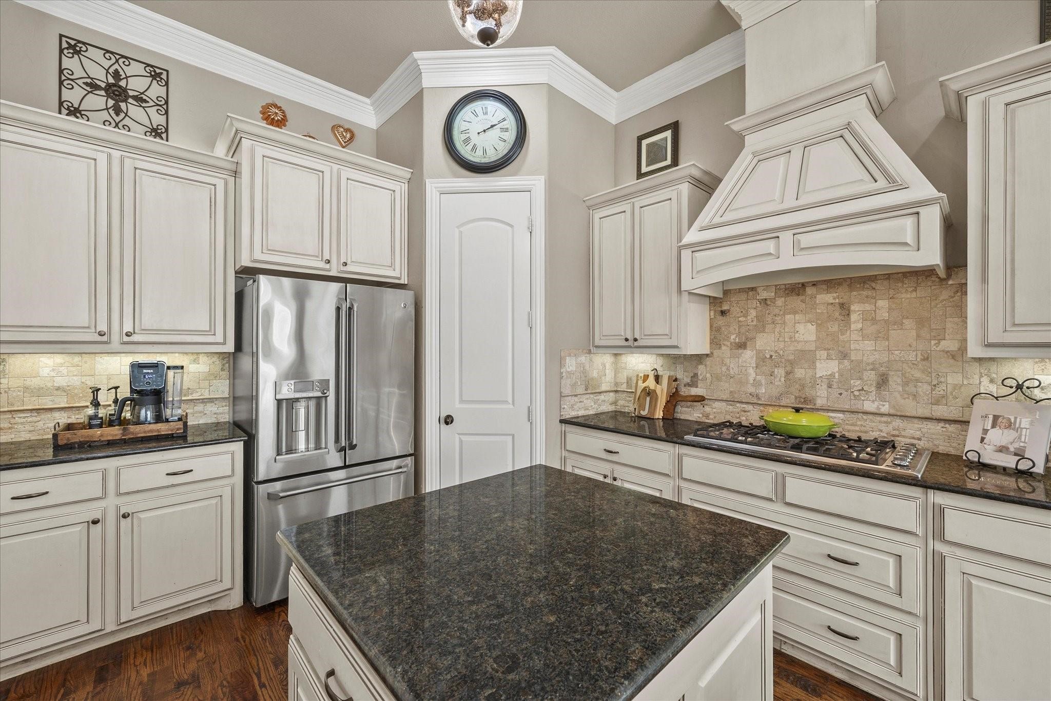 6 Waters Edge Court