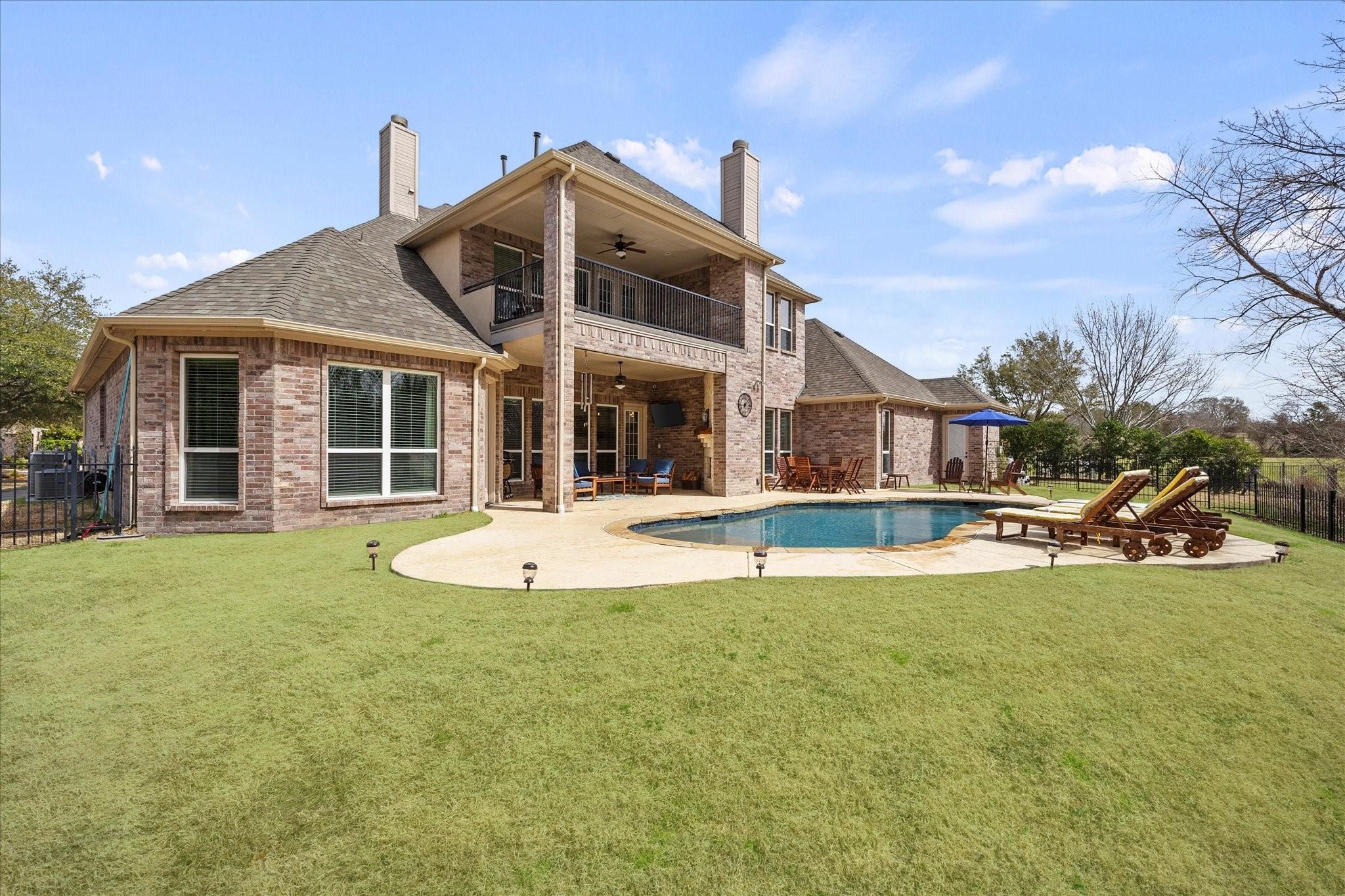 6 Waters Edge Court