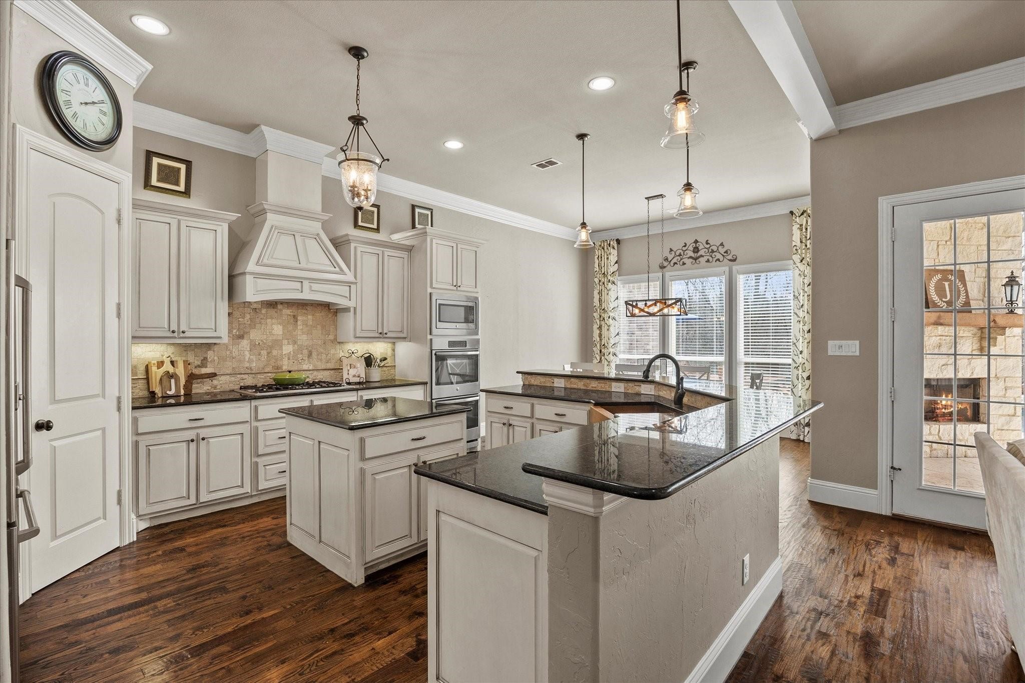6 Waters Edge Court
