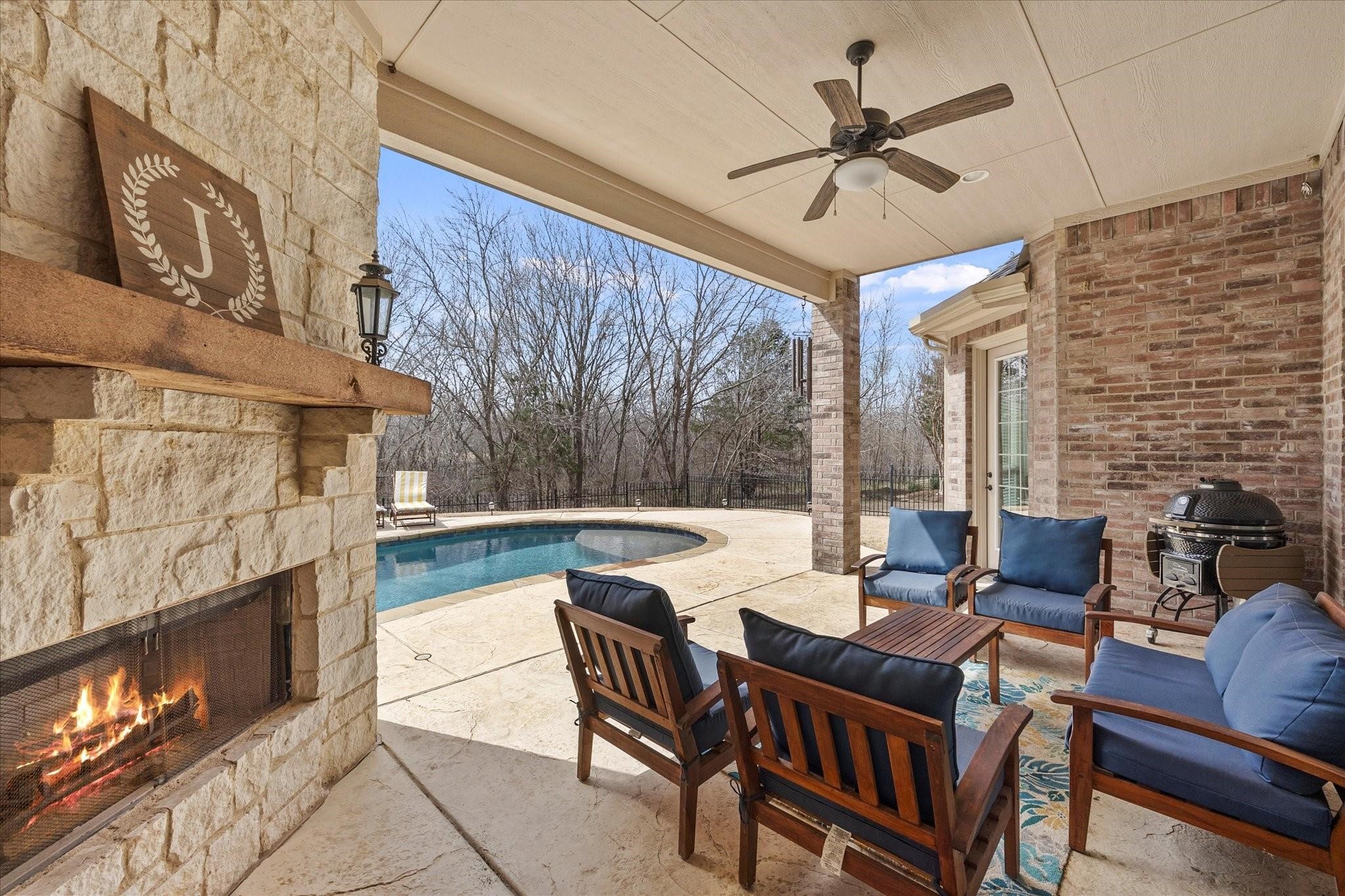 6 Waters Edge Court