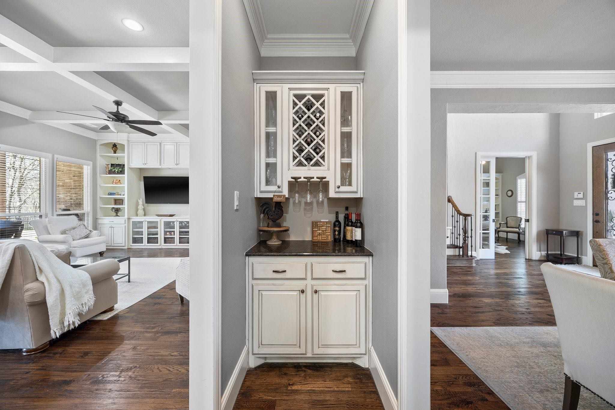 6 Waters Edge Court