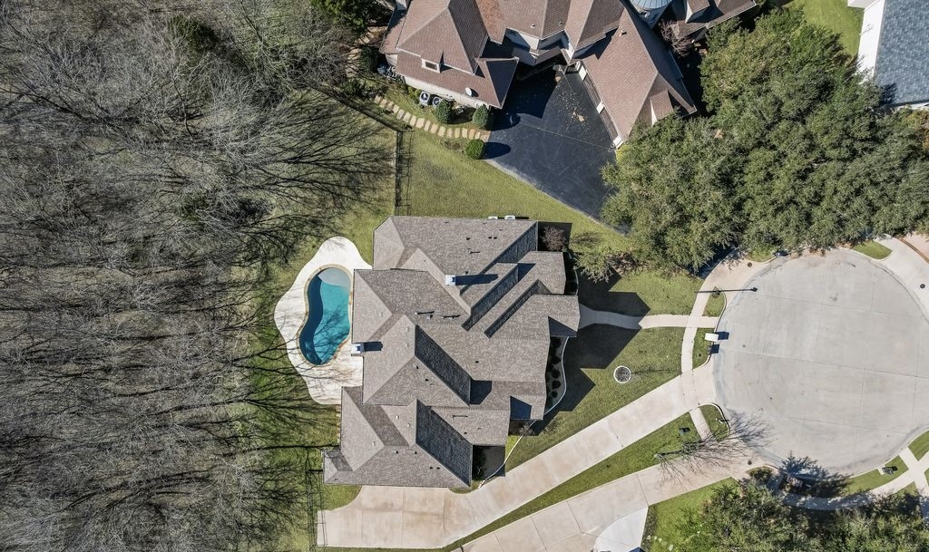 6 Waters Edge Court