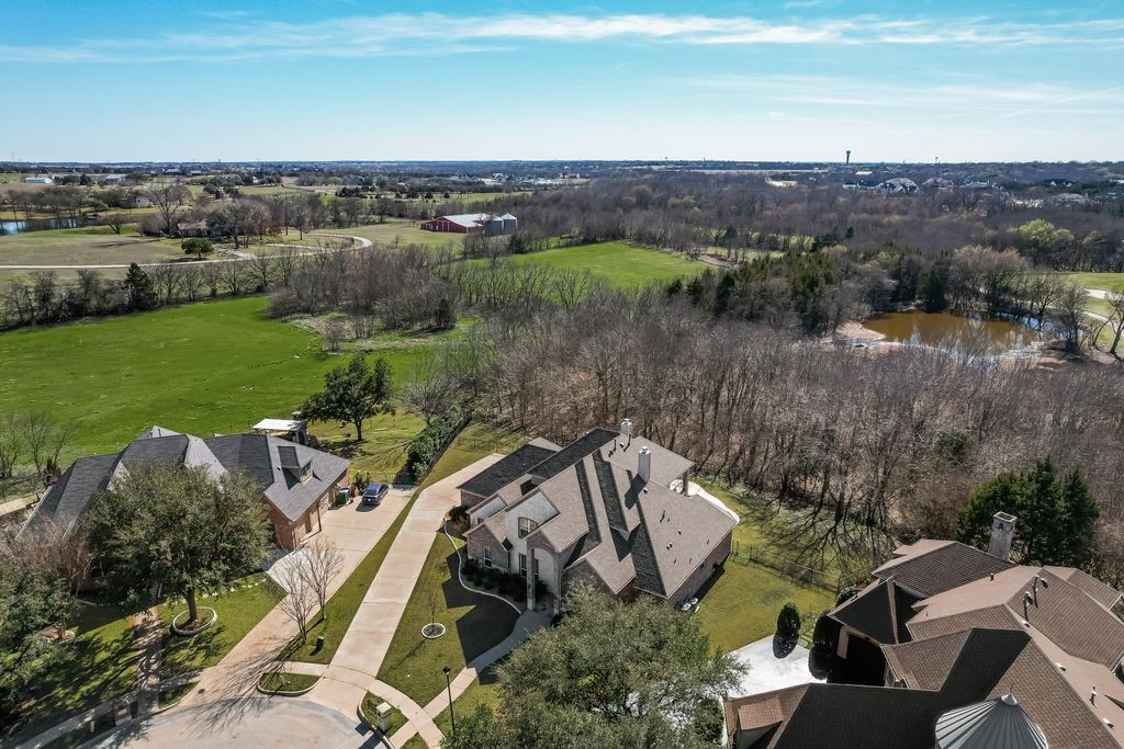 6 Waters Edge Court