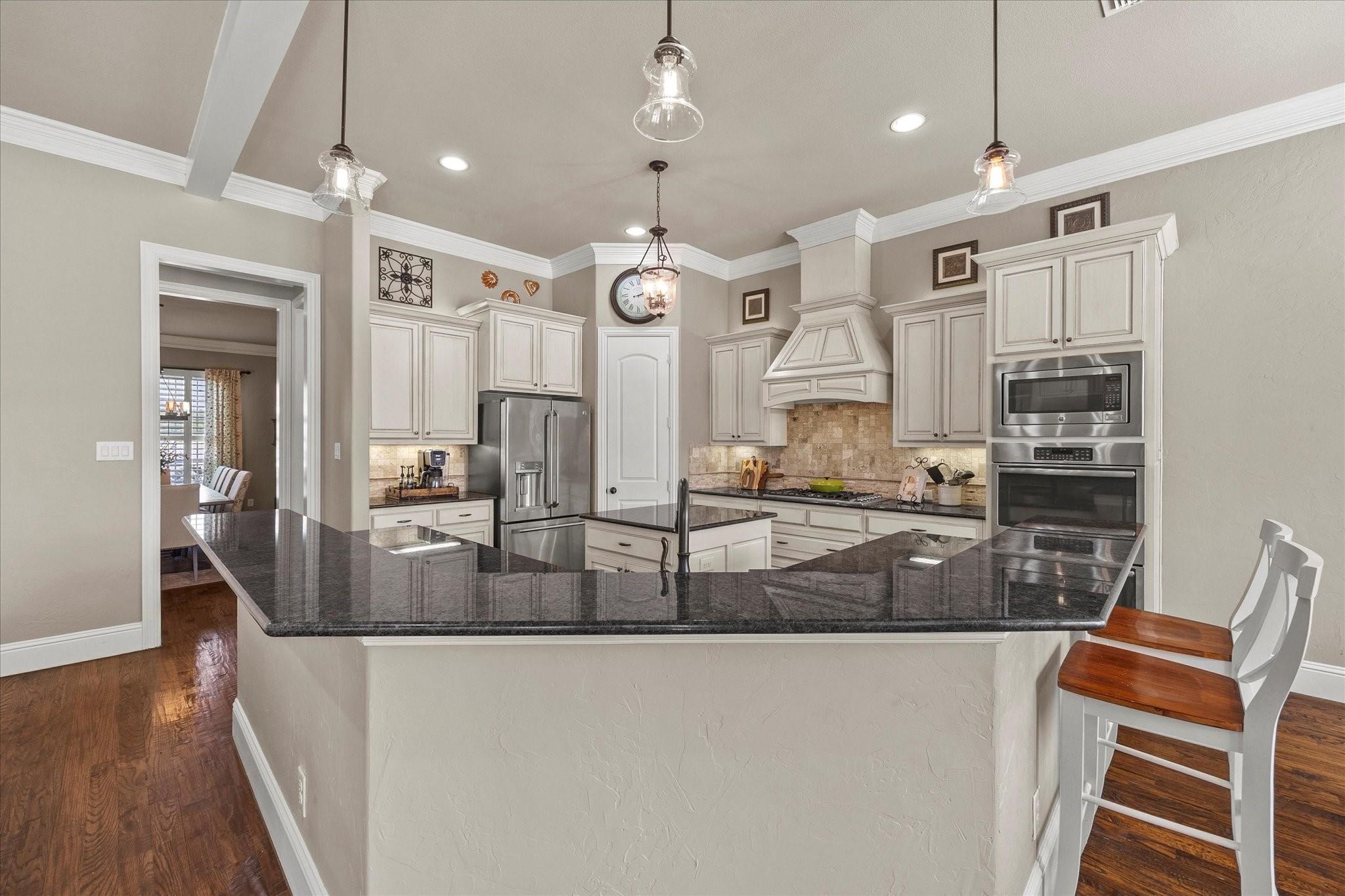 6 Waters Edge Court