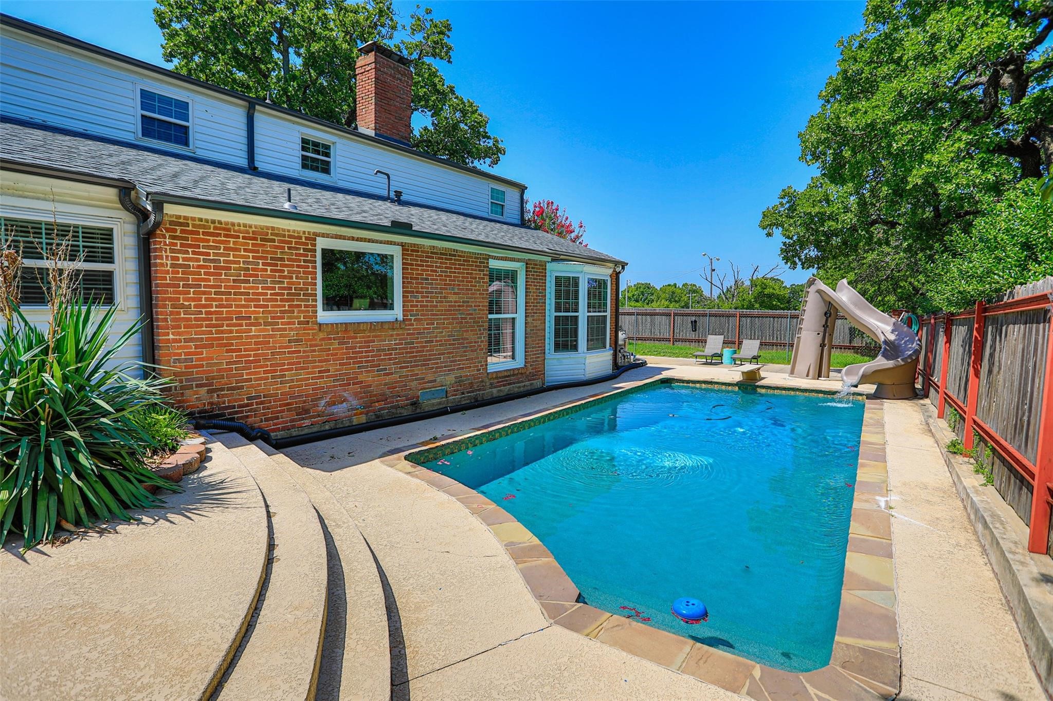 610 W Cedar Street