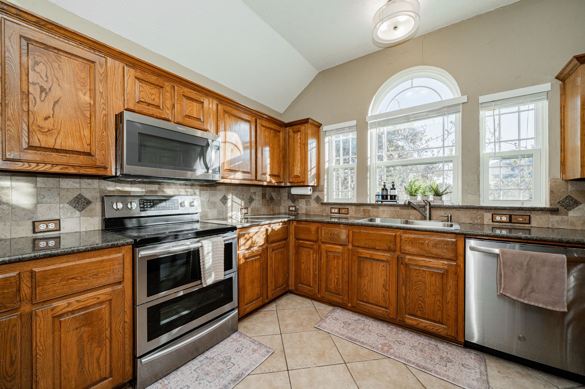 1213 Wedgecrest Lane