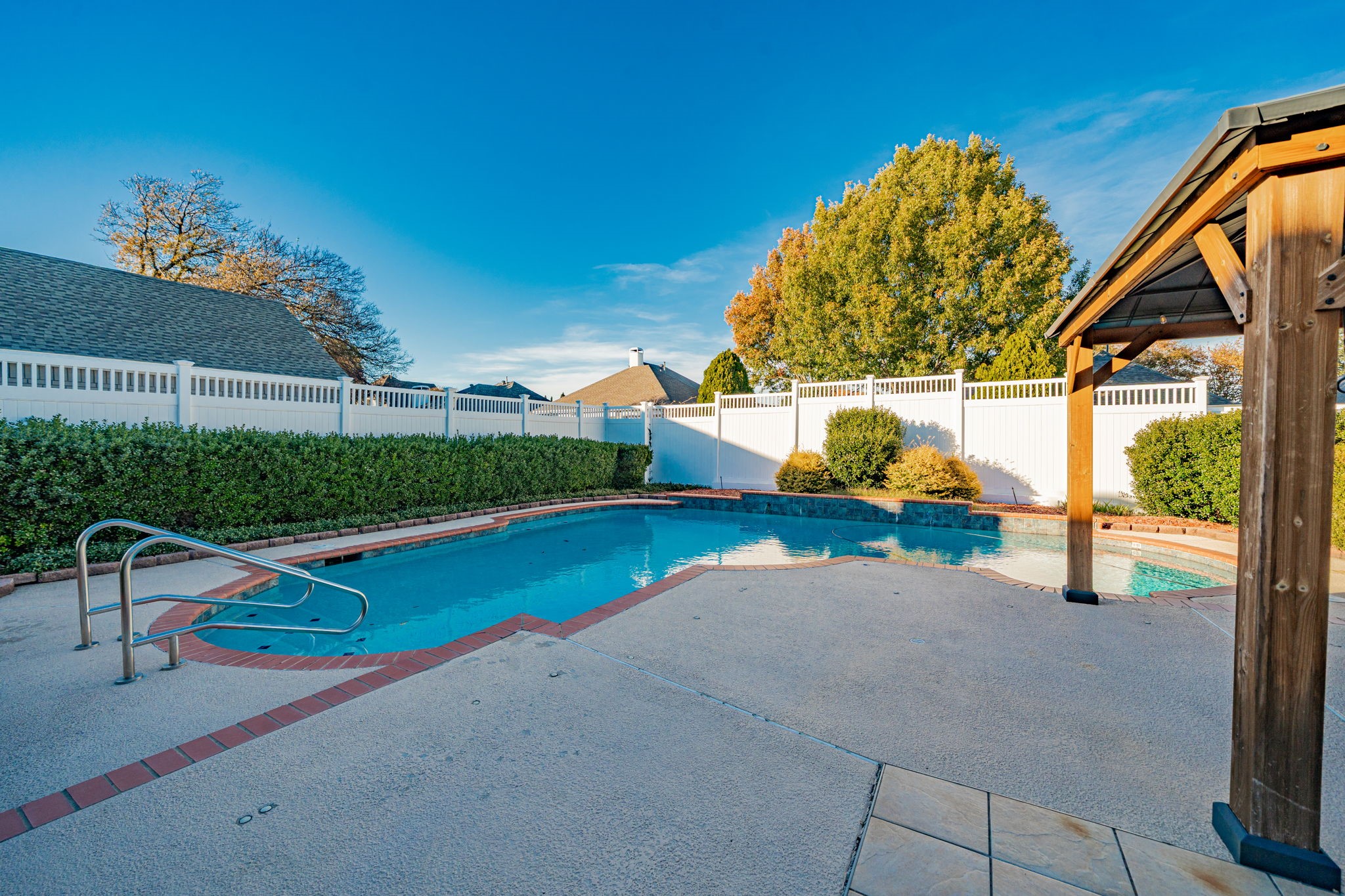 1213 Wedgecrest Lane