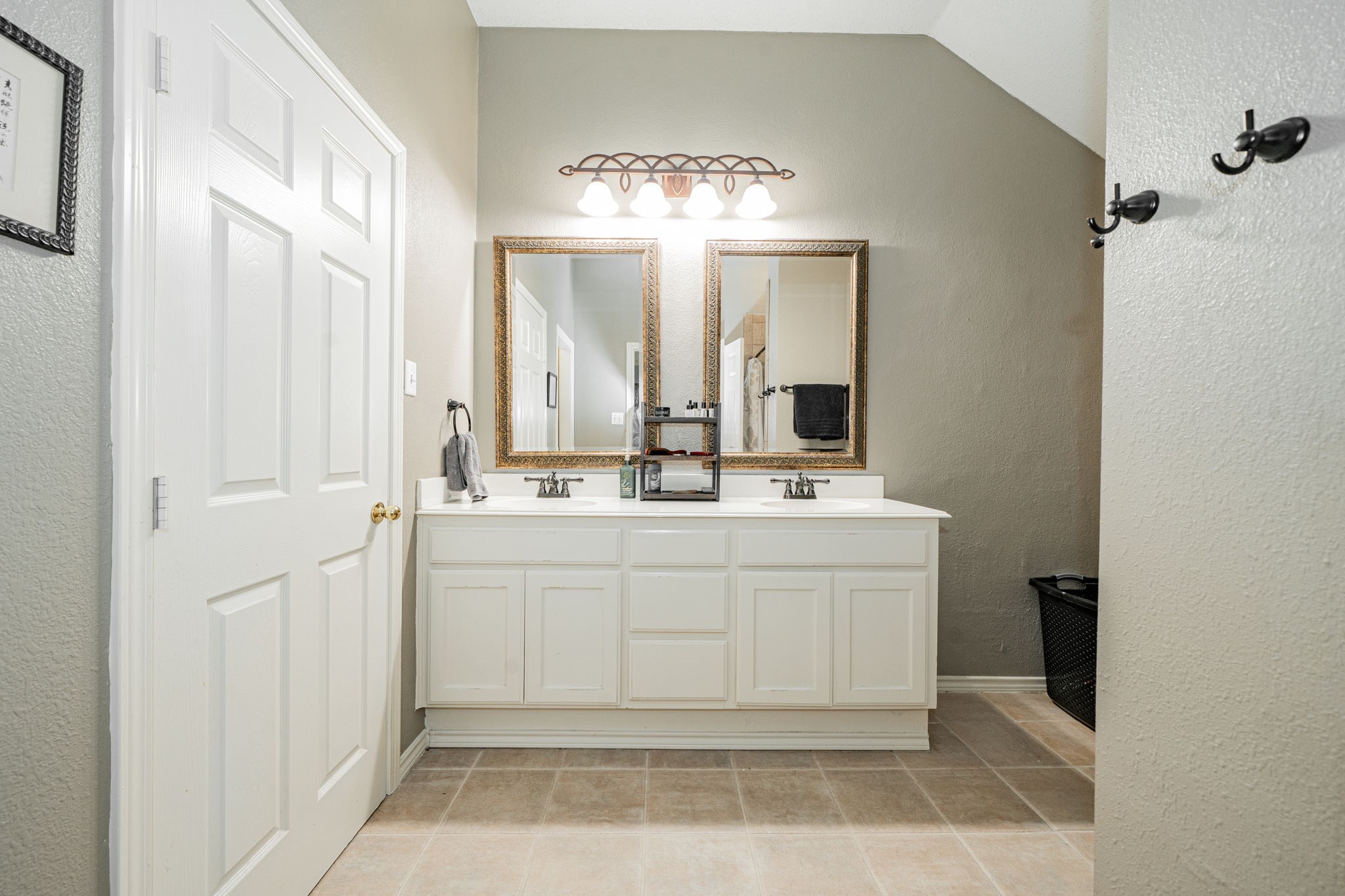 1213 Wedgecrest Lane