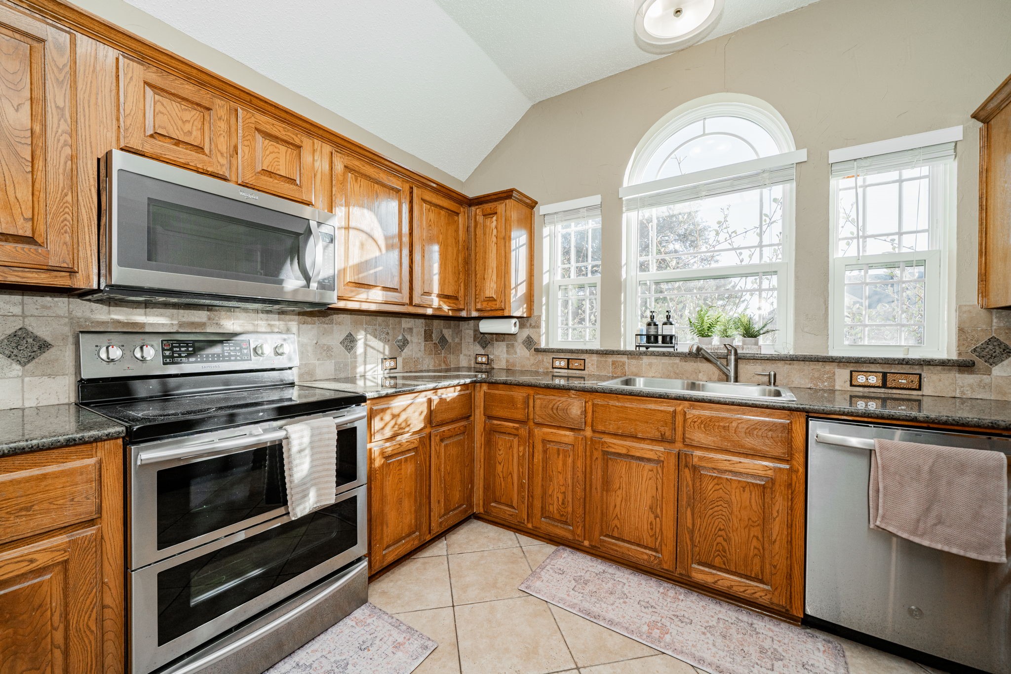 1213 Wedgecrest Lane