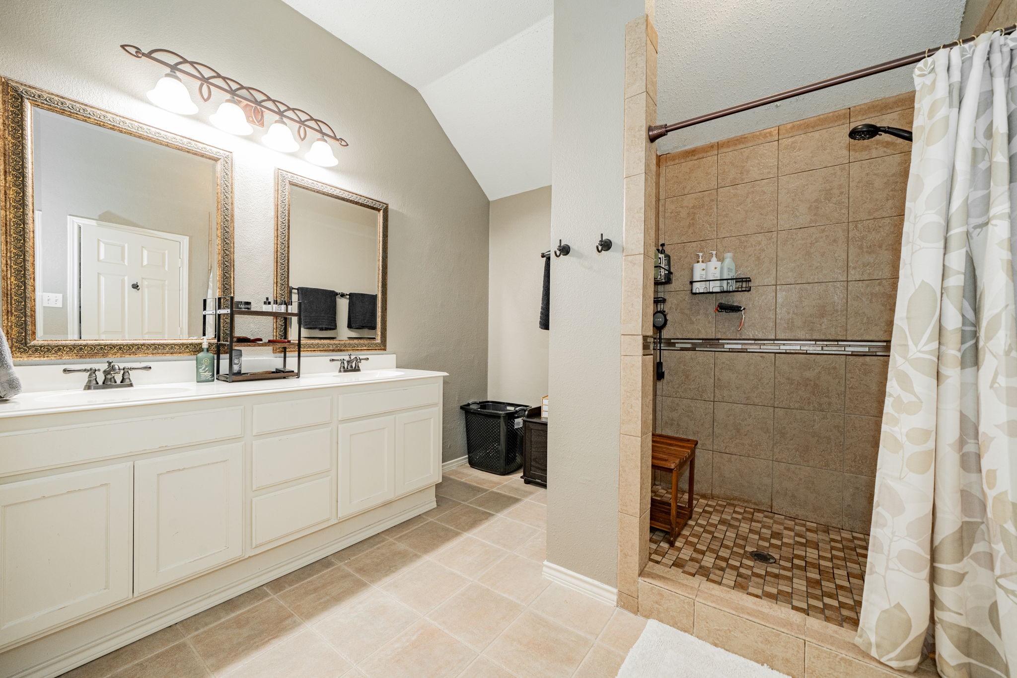 1213 Wedgecrest Lane