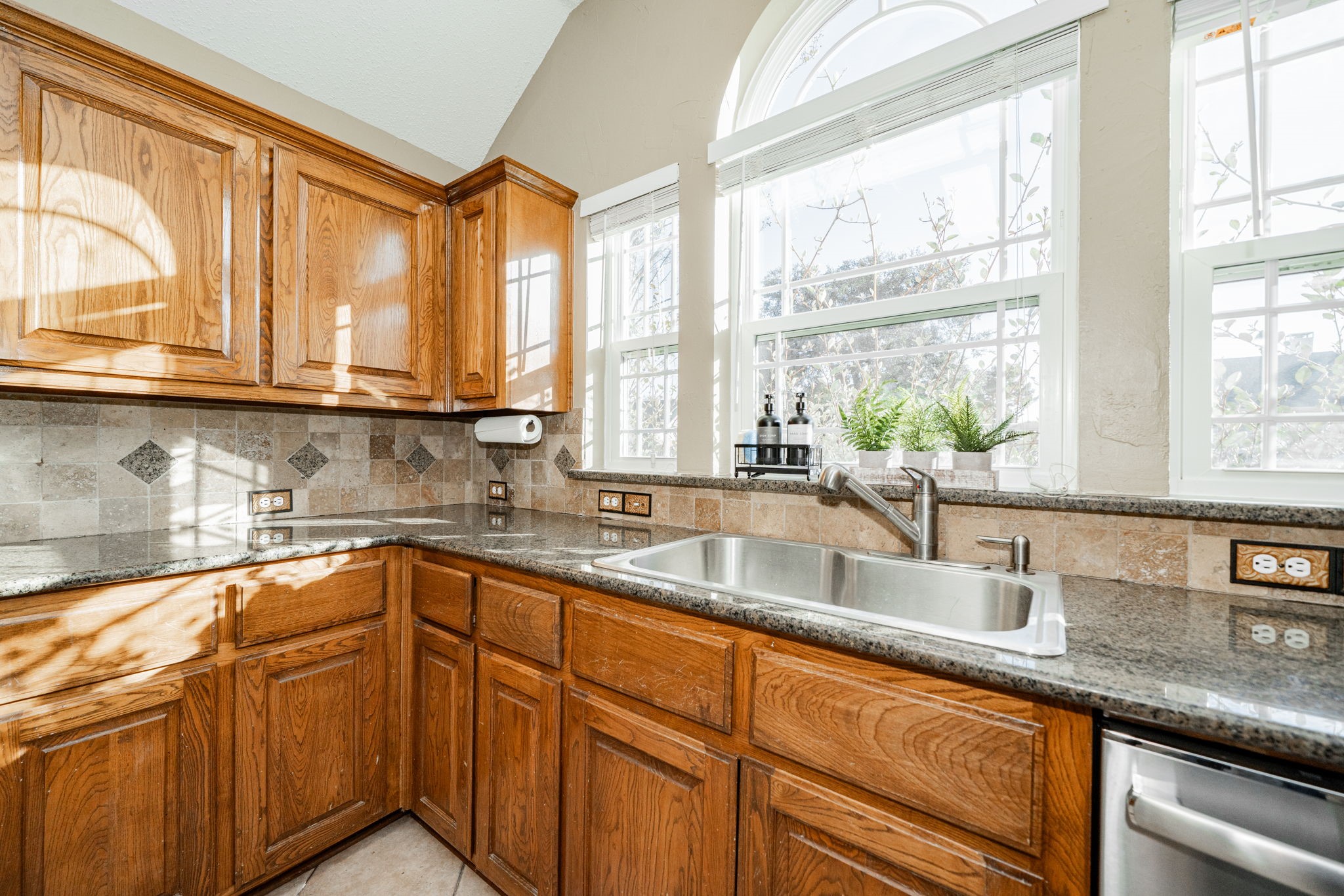 1213 Wedgecrest Lane