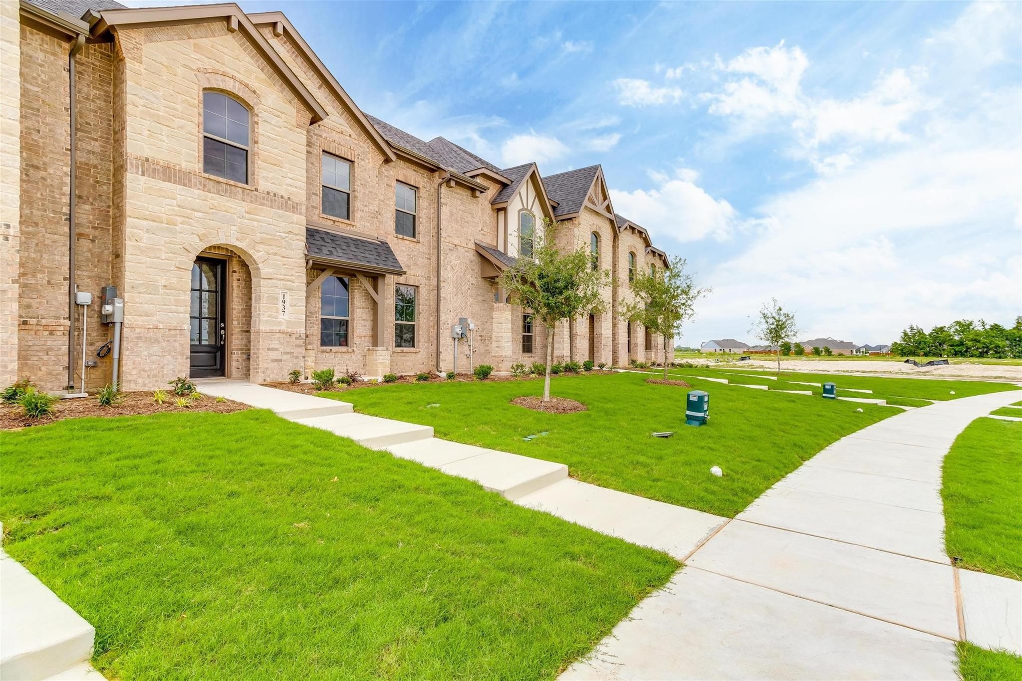805 Homeplace Circle