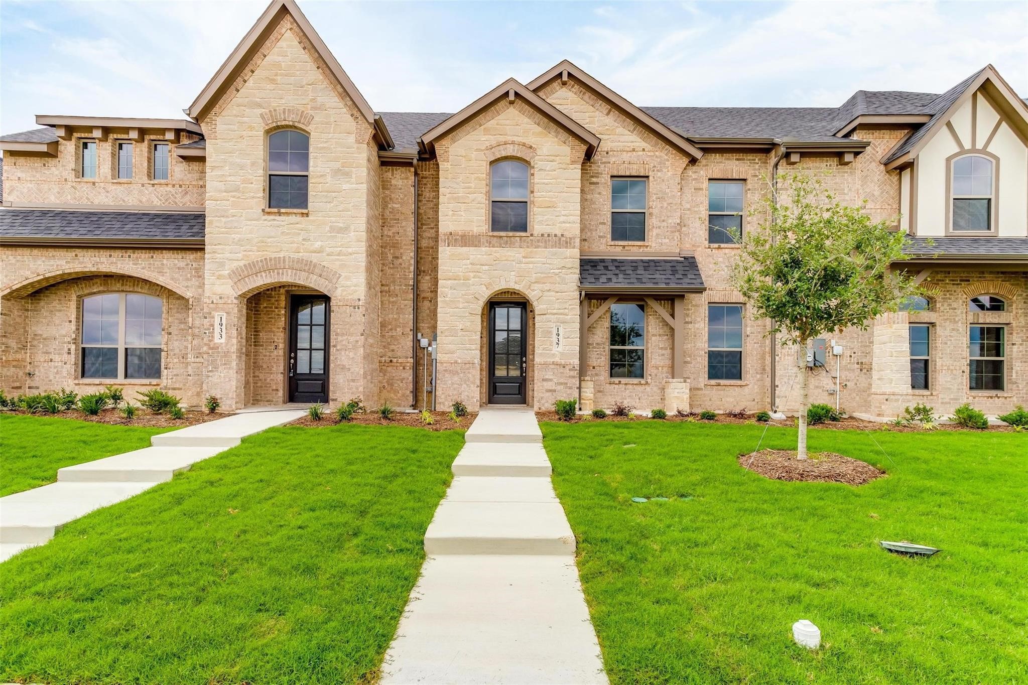 805 Homeplace Circle