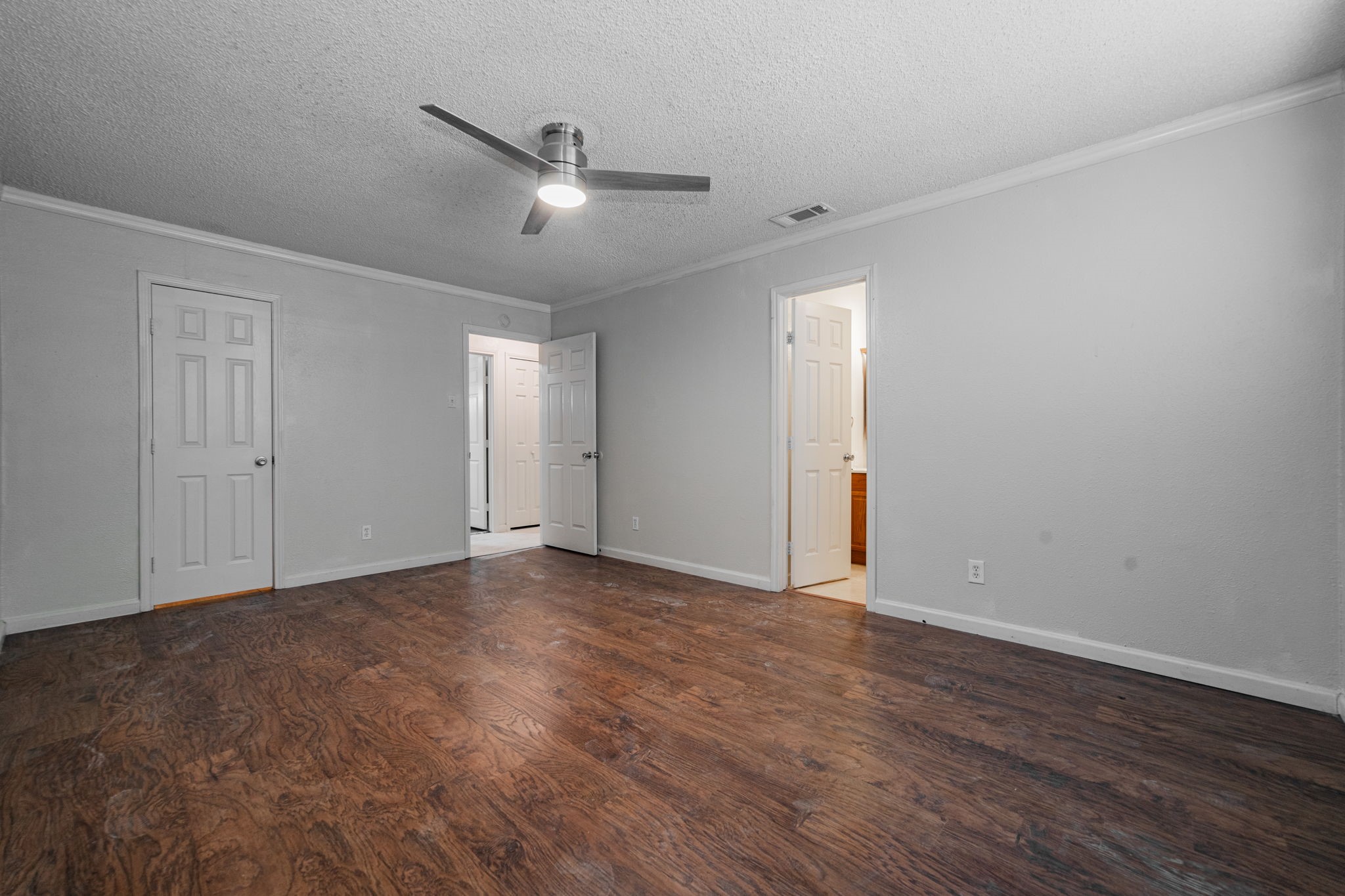1409 Meridian Way