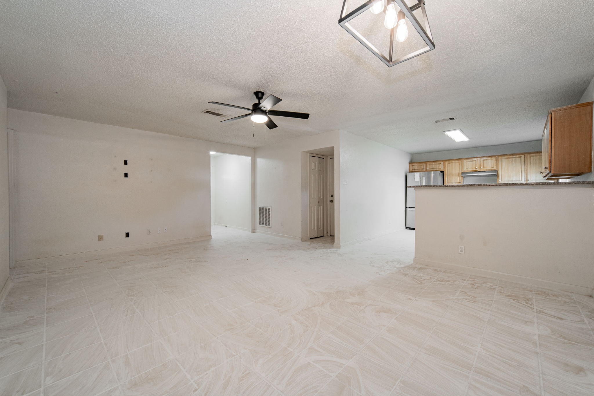 1409 Meridian Way