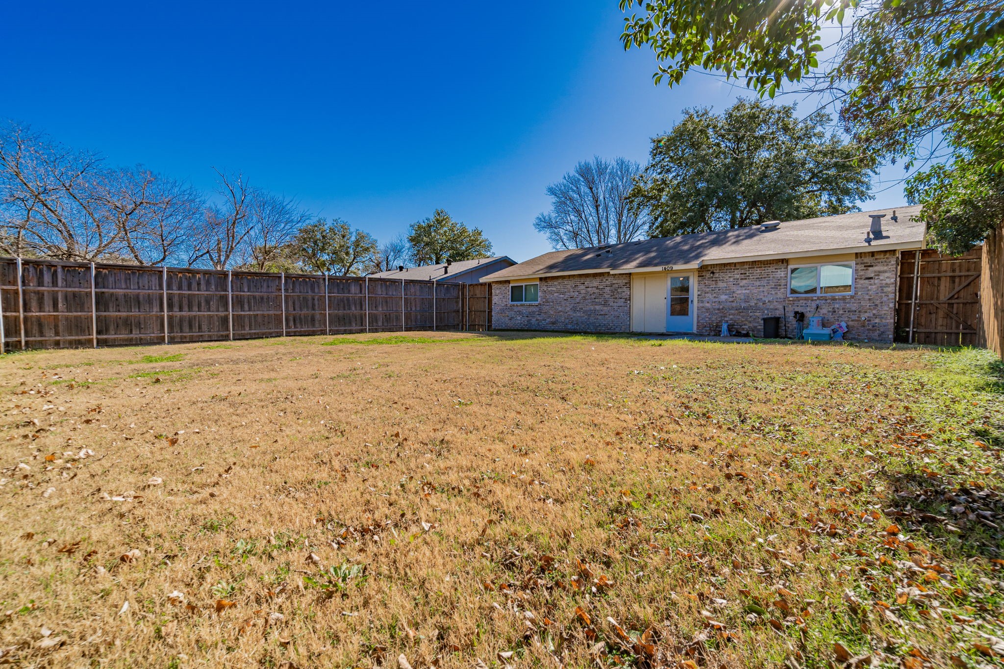 1409 Meridian Way