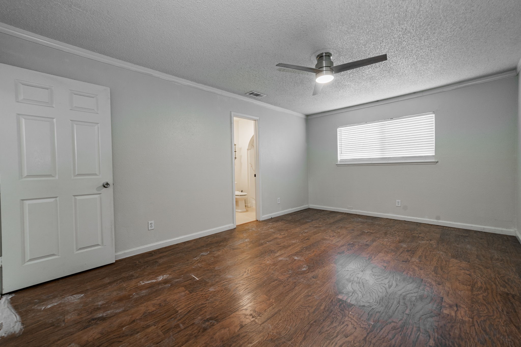 1409 Meridian Way