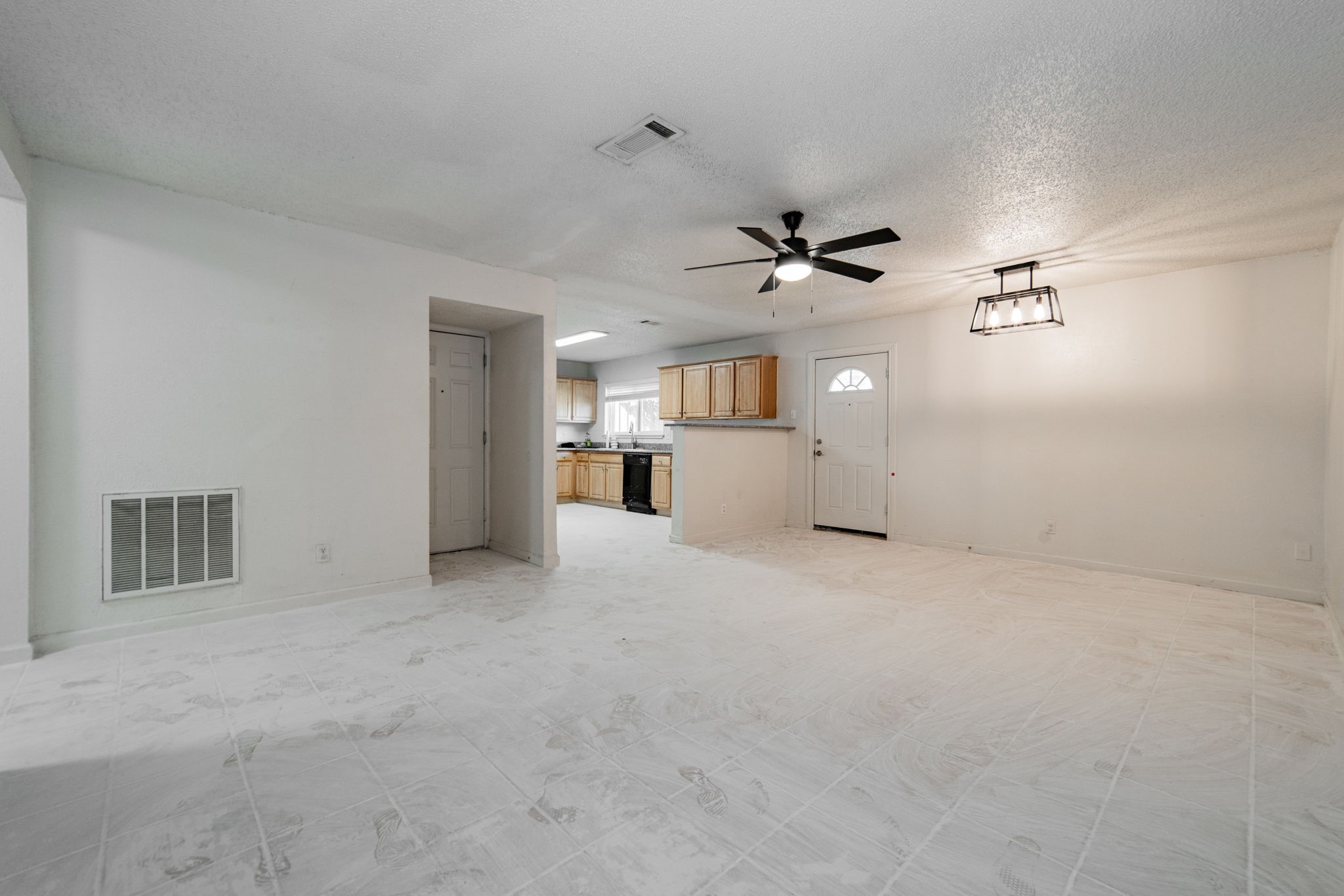 1409 Meridian Way