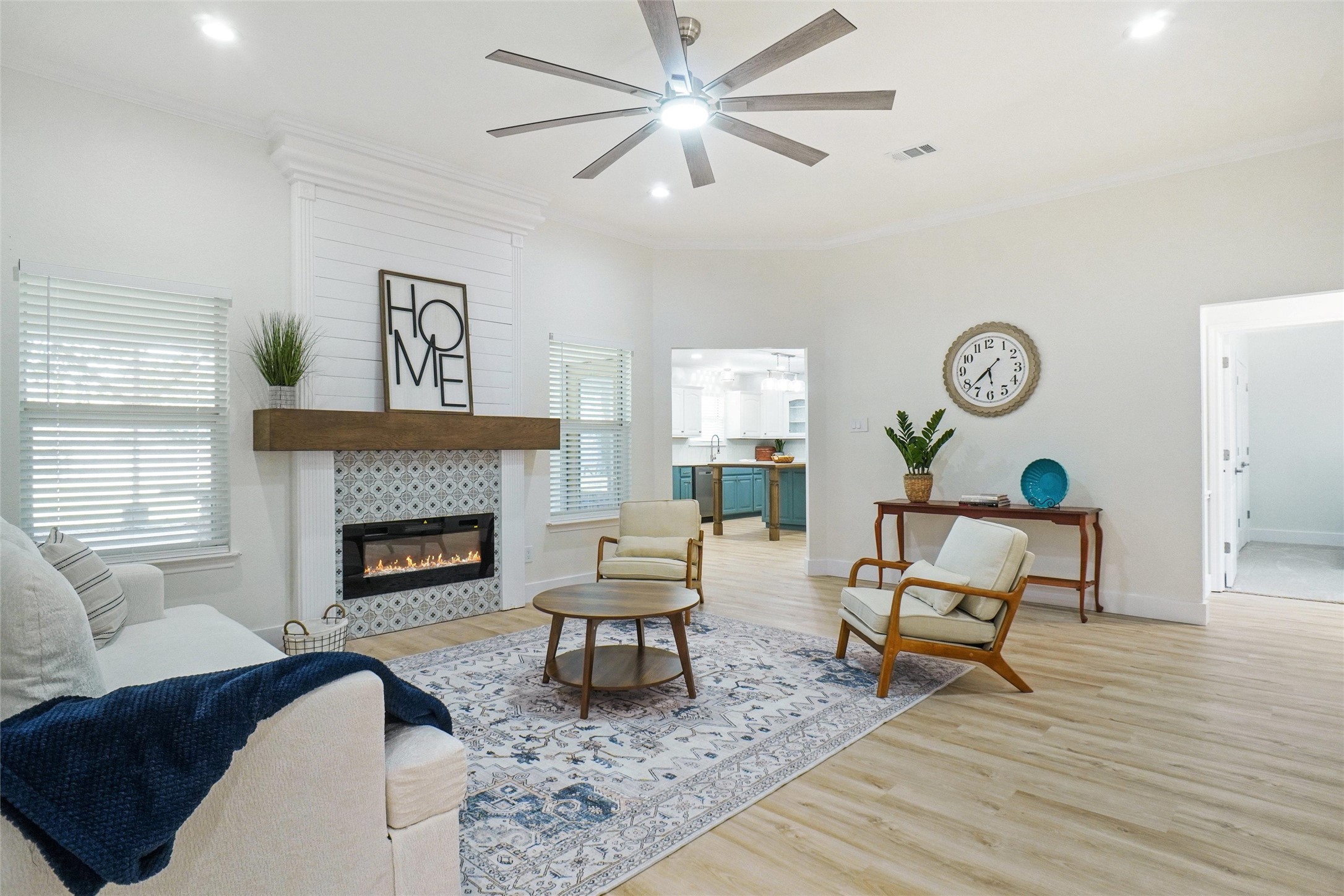 302 Robins Way