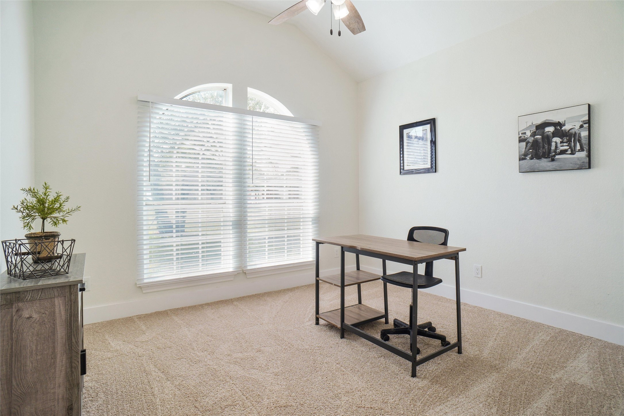 302 Robins Way