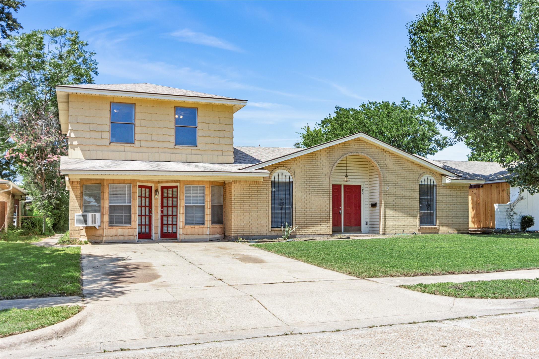 215 Jasanda Way